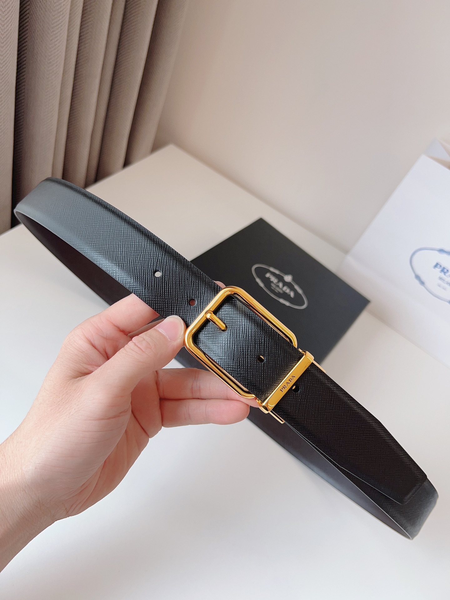 Prada PRADA 普拉达 男款休闲腰带 皮质结实耐用 宽3.5cm 搭配标志性精品五金 休闲