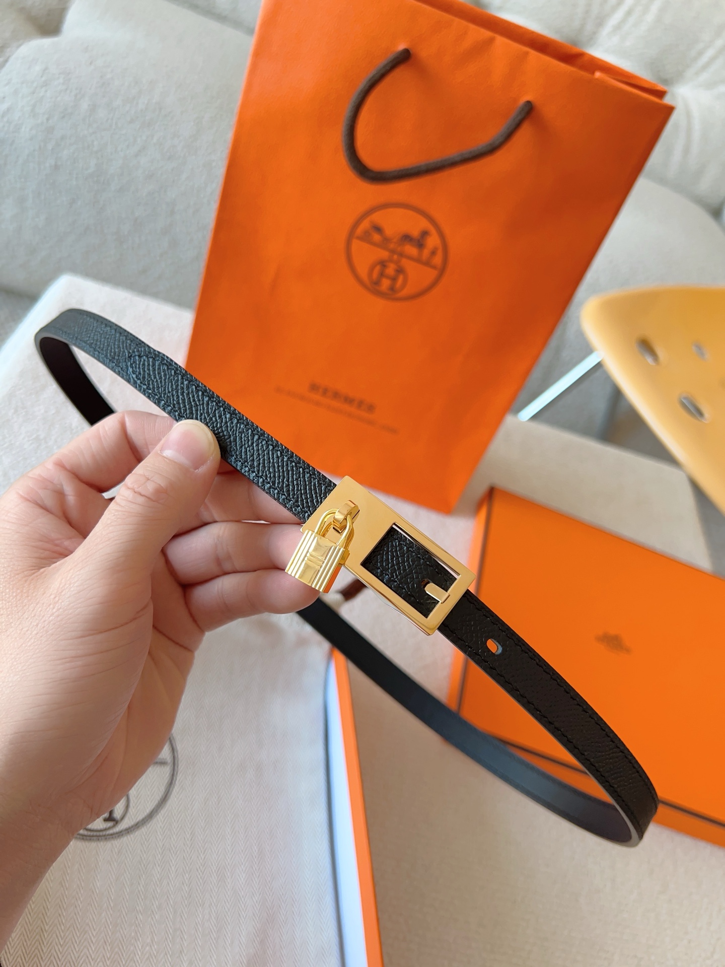 Hermès Lucky Reversible Belt in Swift & Epsom Leather with Metal Buckle 4 i1737010694645 4555 0 2
