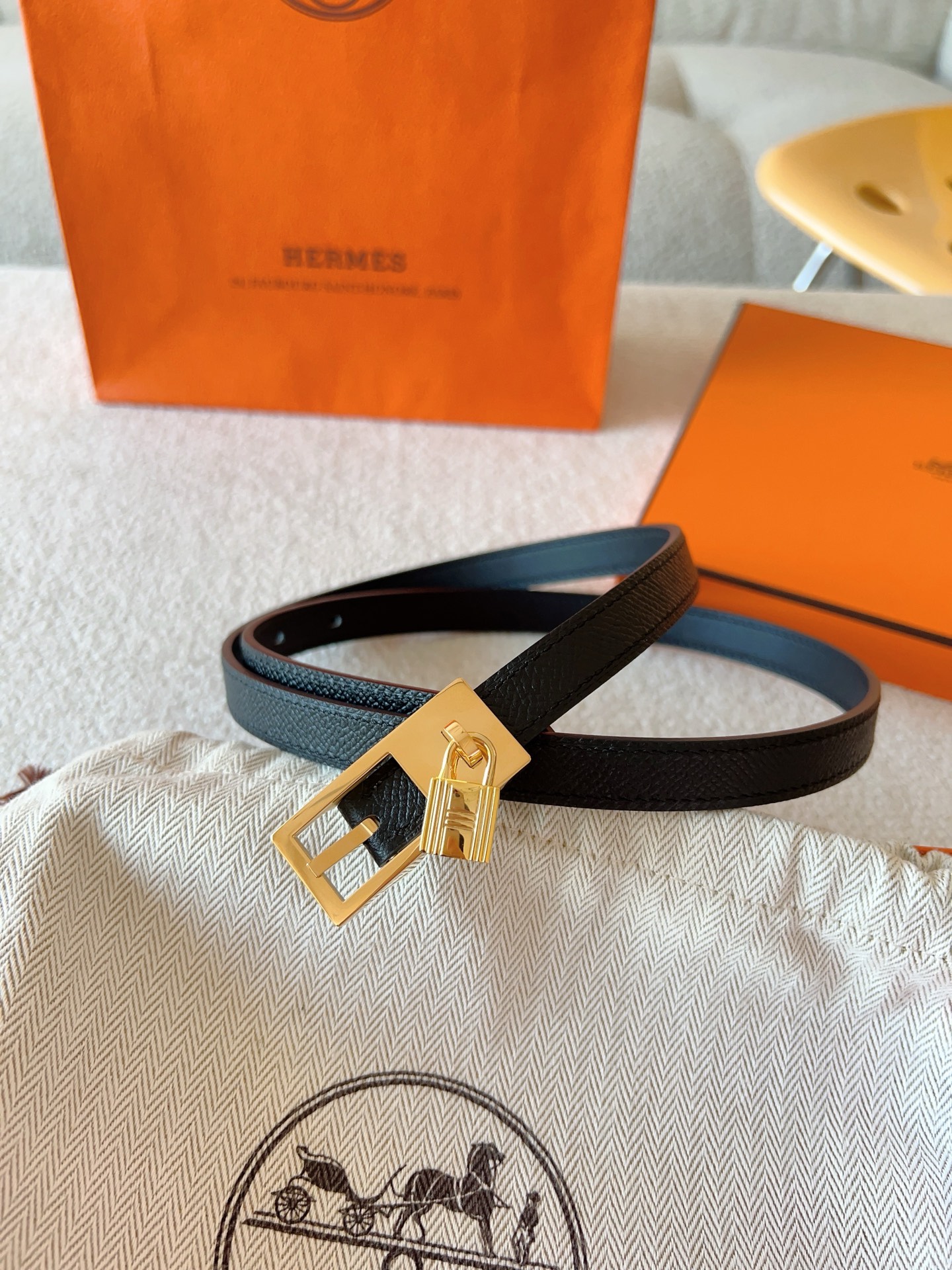 Hermès Lucky Reversible Belt in Swift & Epsom Leather with Metal Buckle 6 i1737010712296 1918 0 4
