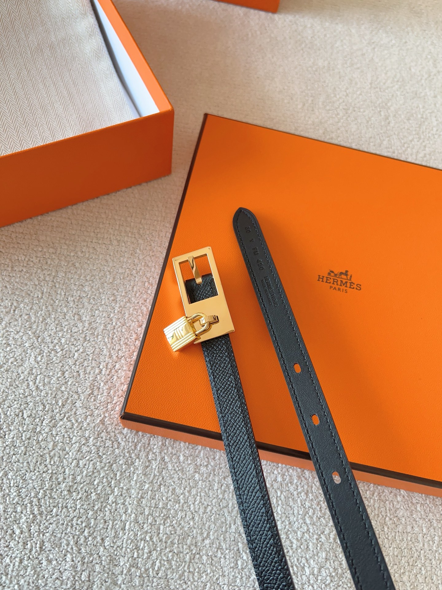 Hermès Lucky Reversible Belt in Swift & Epsom Leather with Metal Buckle 8 i1737010713180 1621 0 6