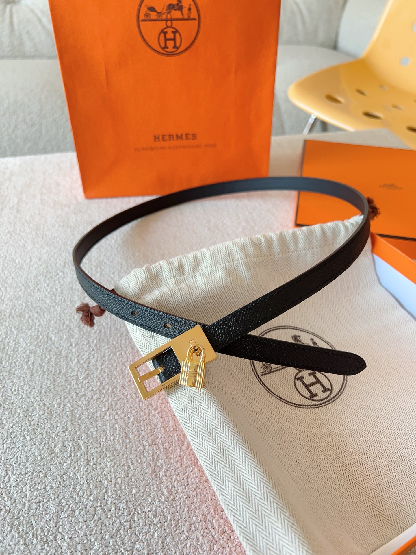 Hermès Lucky Reversible Belt in Swift & Epsom Leather with Metal Buckle 7 i1737010713517 3757 0 5