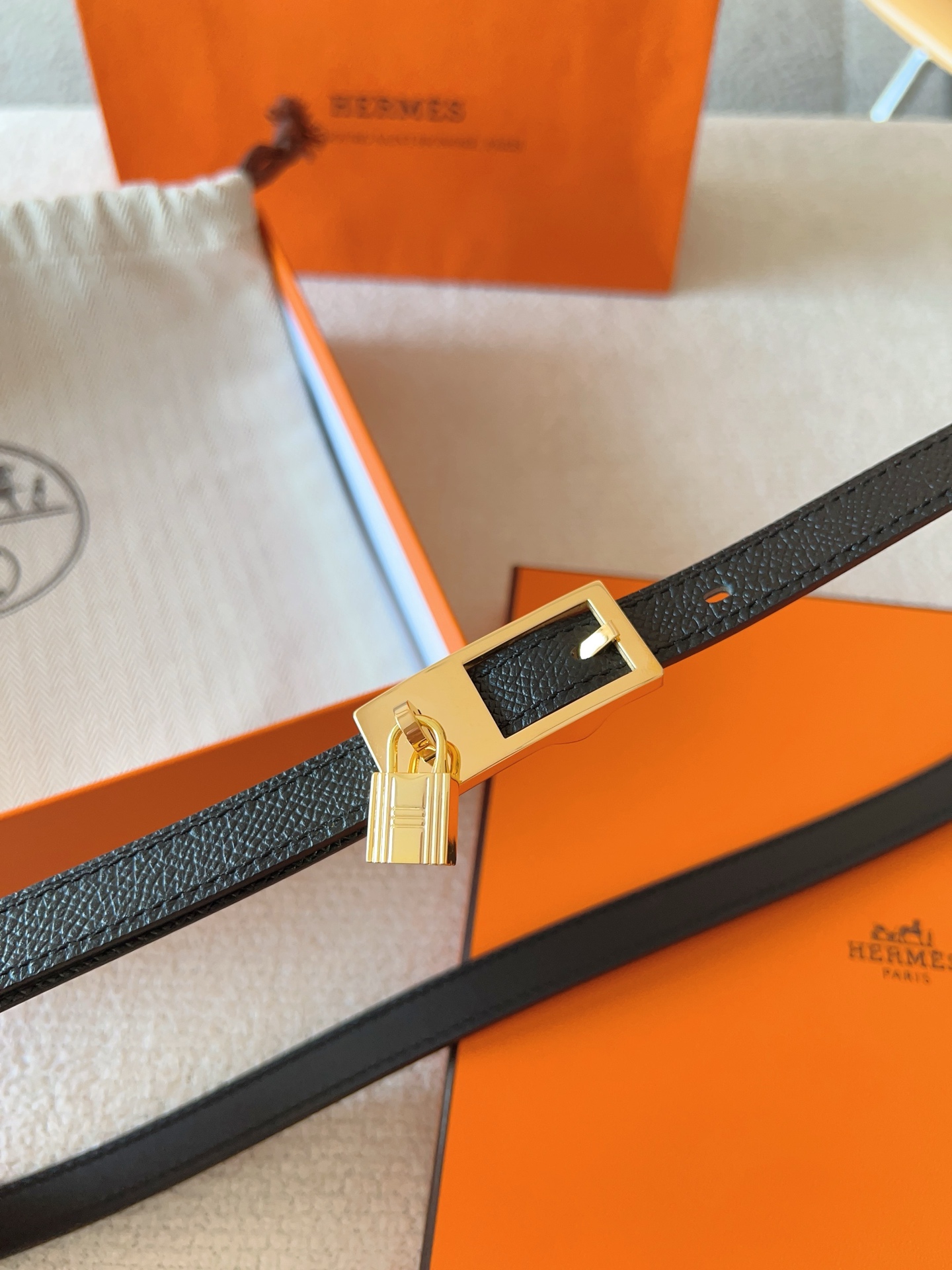 Hermès Lucky Reversible Belt in Swift & Epsom Leather with Metal Buckle 5 i1737010714063 4398 0 3