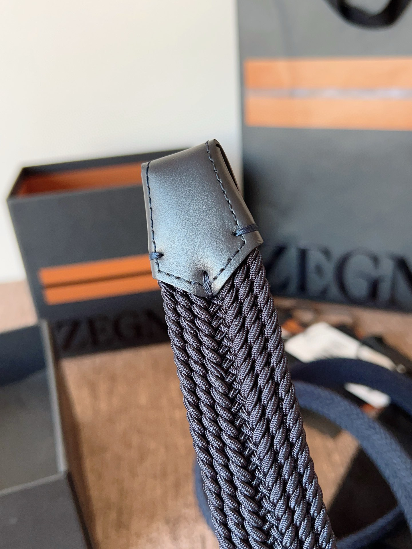 Ermenegildo Zegna 杰尼亚全新织物弹力腰带系列 舒适大方 低调 以非凡技艺打造 兼具卓越品质与摩登风范