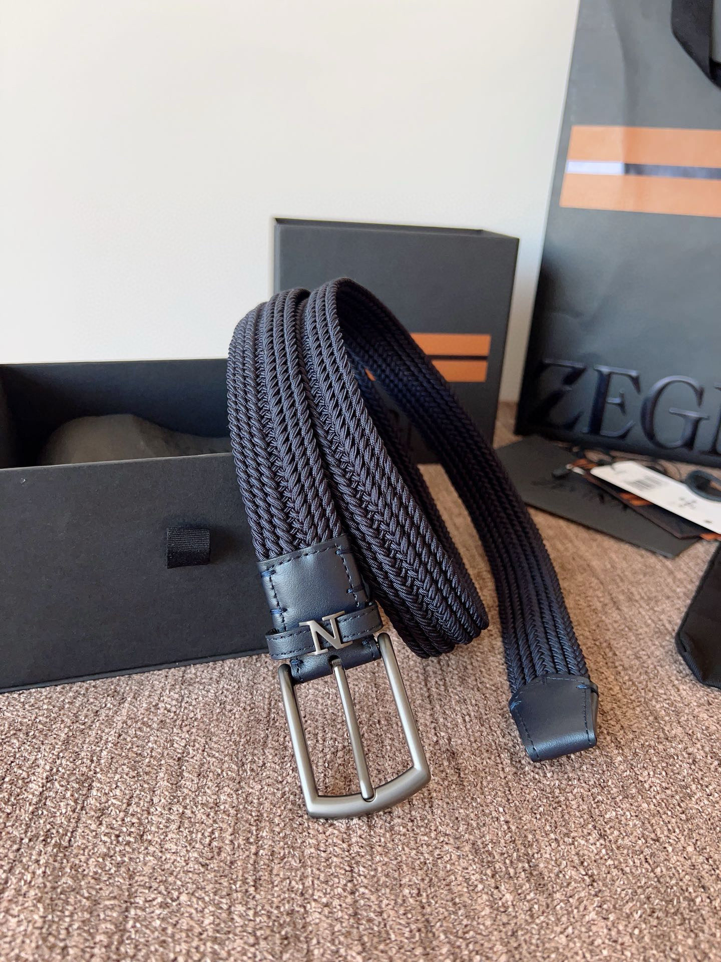Ermenegildo Zegna 杰尼亚全新织物弹力腰带系列 舒适大方 低调 以非凡技艺打造 兼具卓越品质与摩登风范