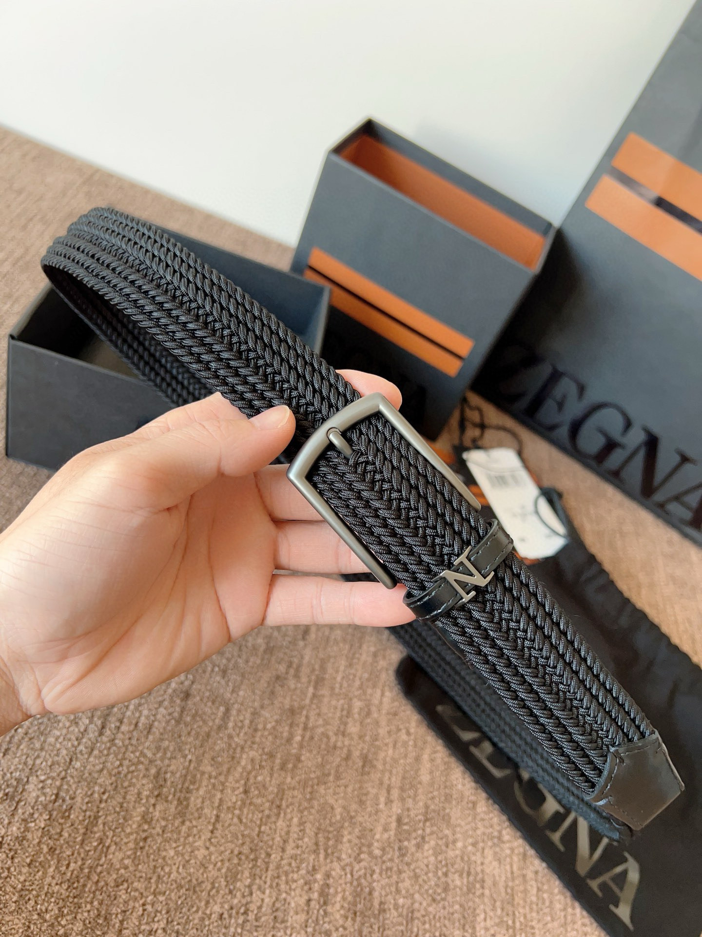 Ermenegildo Zegna 杰尼亚全新织物弹力腰带系列 舒适大方 低调 以非凡技艺打造 兼具卓越品质与摩登风范