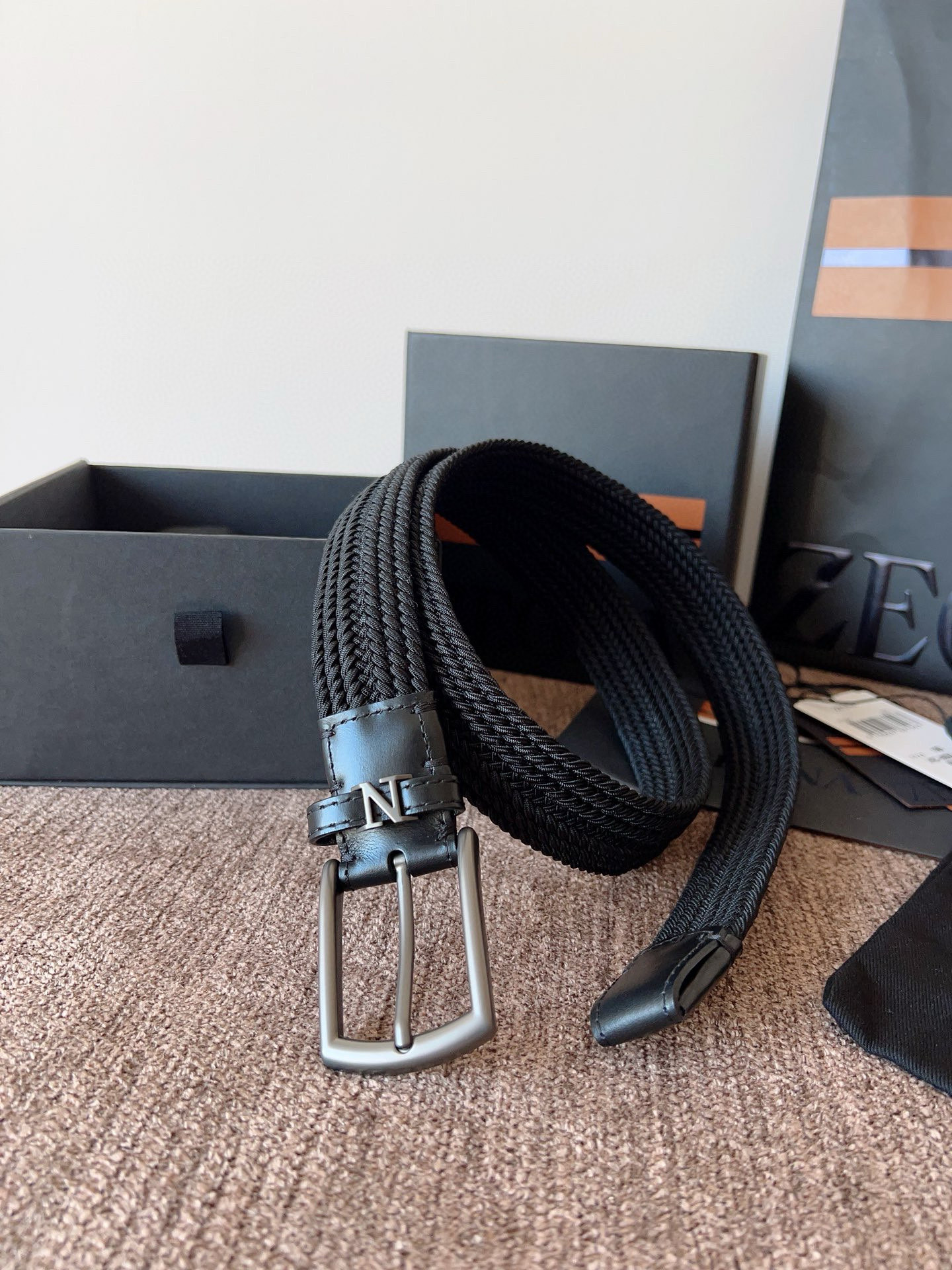Ermenegildo Zegna 杰尼亚全新织物弹力腰带系列 舒适大方 低调 以非凡技艺打造 兼具卓越品质与摩登风范