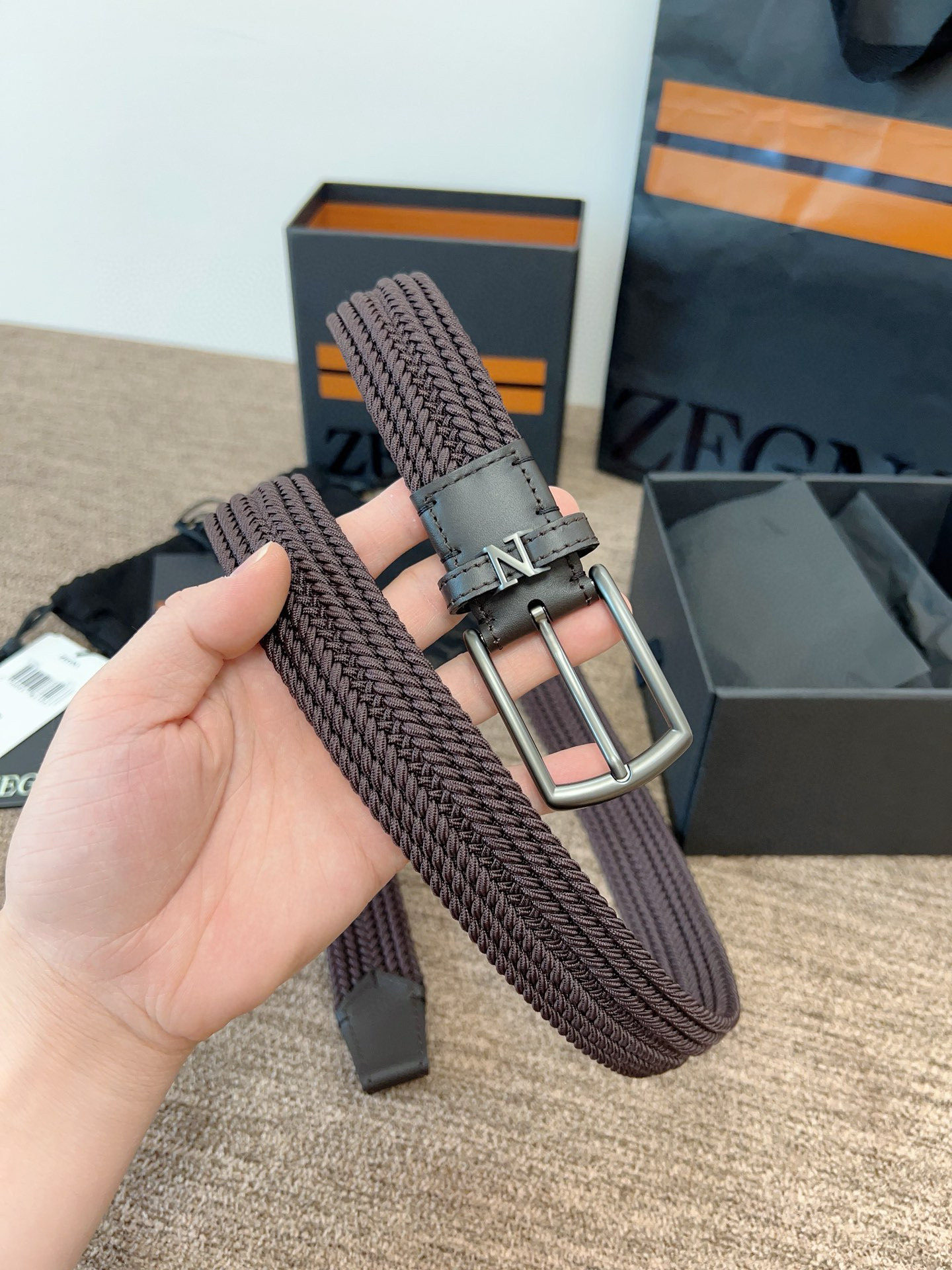 Ermenegildo Zegna 杰尼亚全新织物弹力腰带系列 舒适大方 低调 以非凡技艺打造 兼具卓越品质与摩登风范