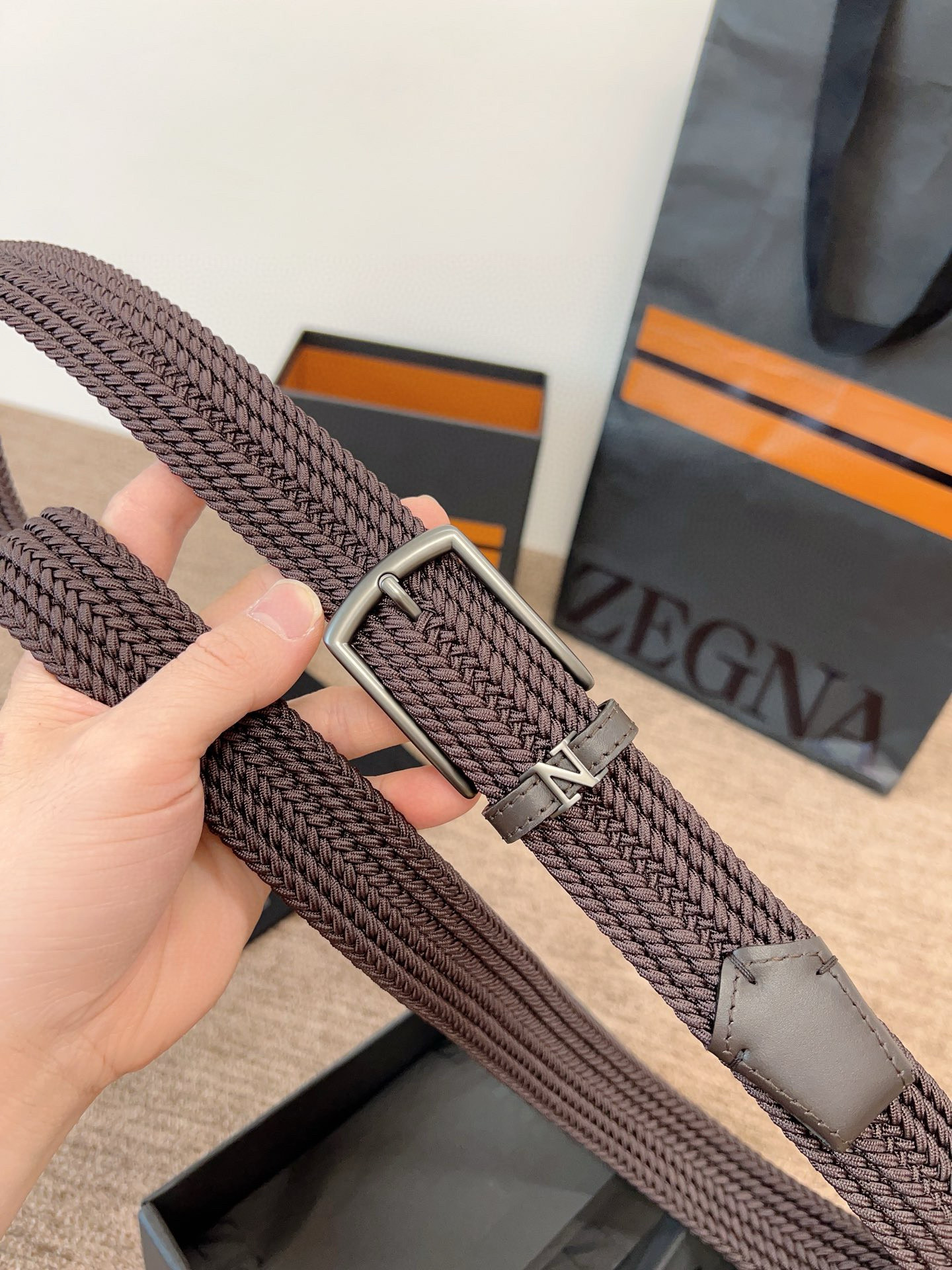 Ermenegildo Zegna 杰尼亚全新织物弹力腰带系列 舒适大方 低调 以非凡技艺打造 兼具卓越品质与摩登风范