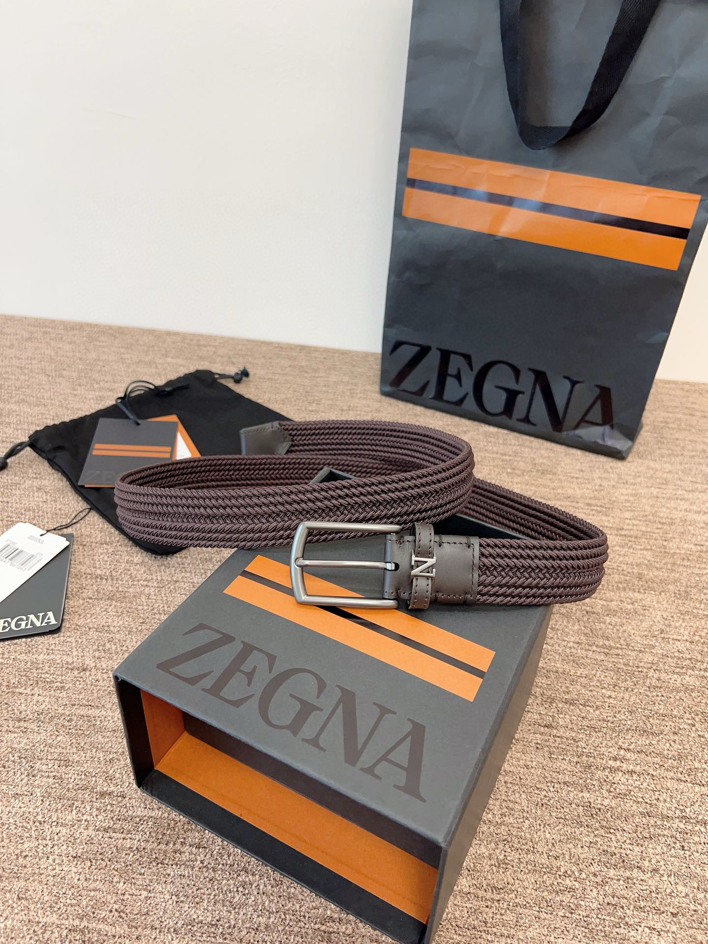 Ermenegildo Zegna 杰尼亚全新织物弹力腰带系列 舒适大方 低调 以非凡技艺打造 兼具卓越品质与摩登风范