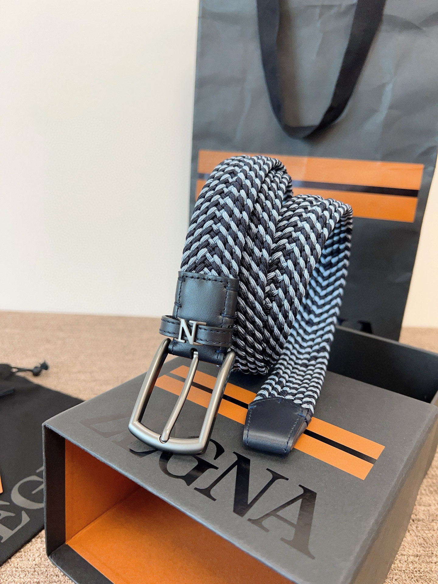 Ermenegildo Zegna 杰尼亚全新织物弹力腰带系列 舒适大方 低调 以非凡技艺打造 兼具卓越品质与摩登风范