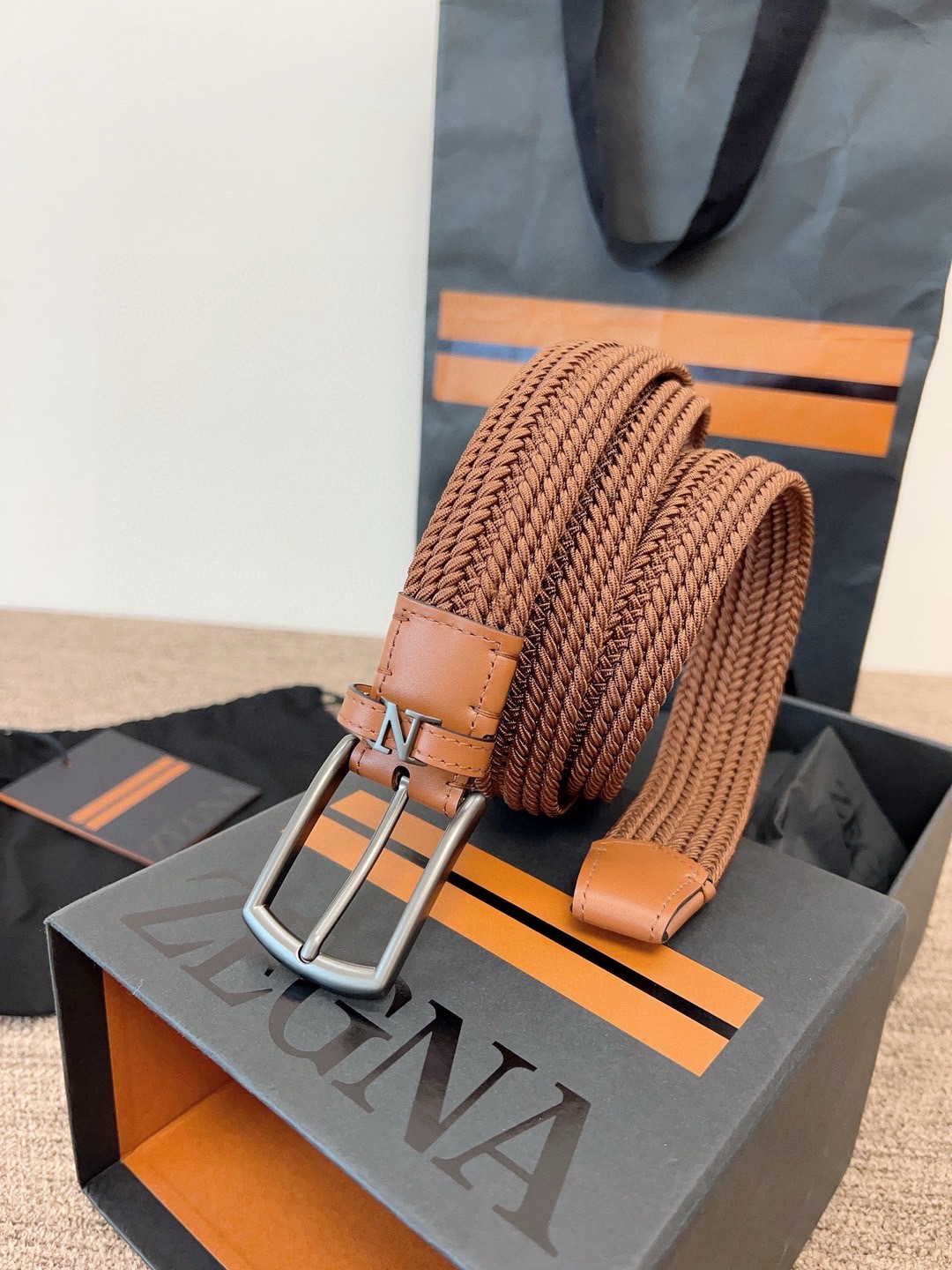 Ermenegildo Zegna 杰尼亚全新织物弹力腰带系列 舒适大方 低调 以非凡技艺打造 兼具卓越品质与摩登风范
