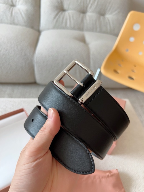 Miu Miu Leather Belt with Logo Buckle, 35mm Width - Elegant & Versatile 1 Miu Miu Leather Belt with Logo Buckle, 35mm Width - Elegant & Versatile