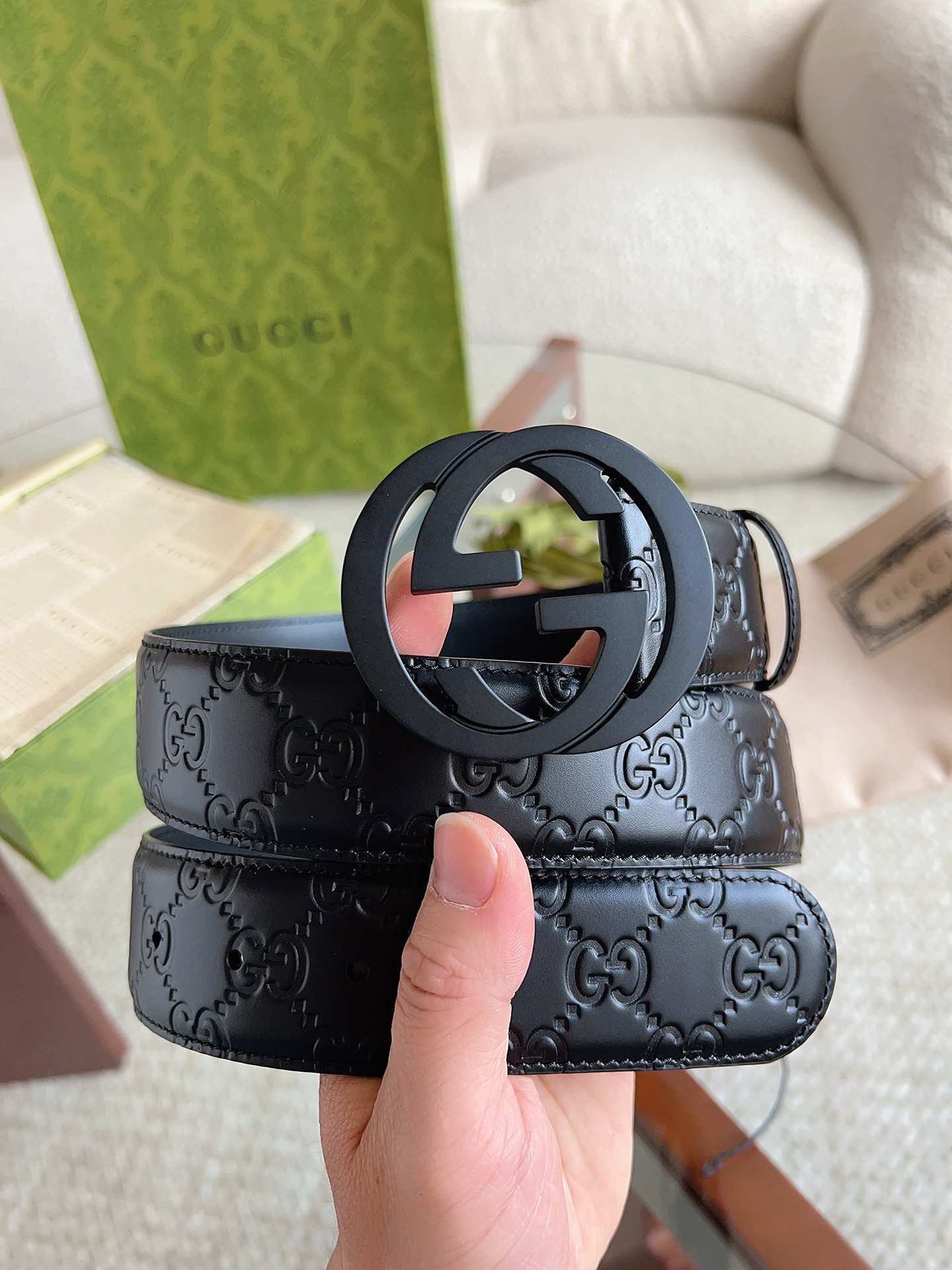 NO:763740,GUCCI fashion classic belt. Accessories continue to lead the trend of Gucci's new series, with unique rich details and practical functions to demonstrate outstanding quality. The classic double G buckle element makes the entire belt more attractive. Belt width 4.0cm, belt, gucci19860909GUCCI 时尚经典腰带.配饰继续引领Gucci全新系列的潮流,以独具匠心的丰富细节和实用功能演绎出众品质.经典的双G搭扣元素令整款腰带更添魅力.皮带宽度4.0cm,皮带,gucci,Belt