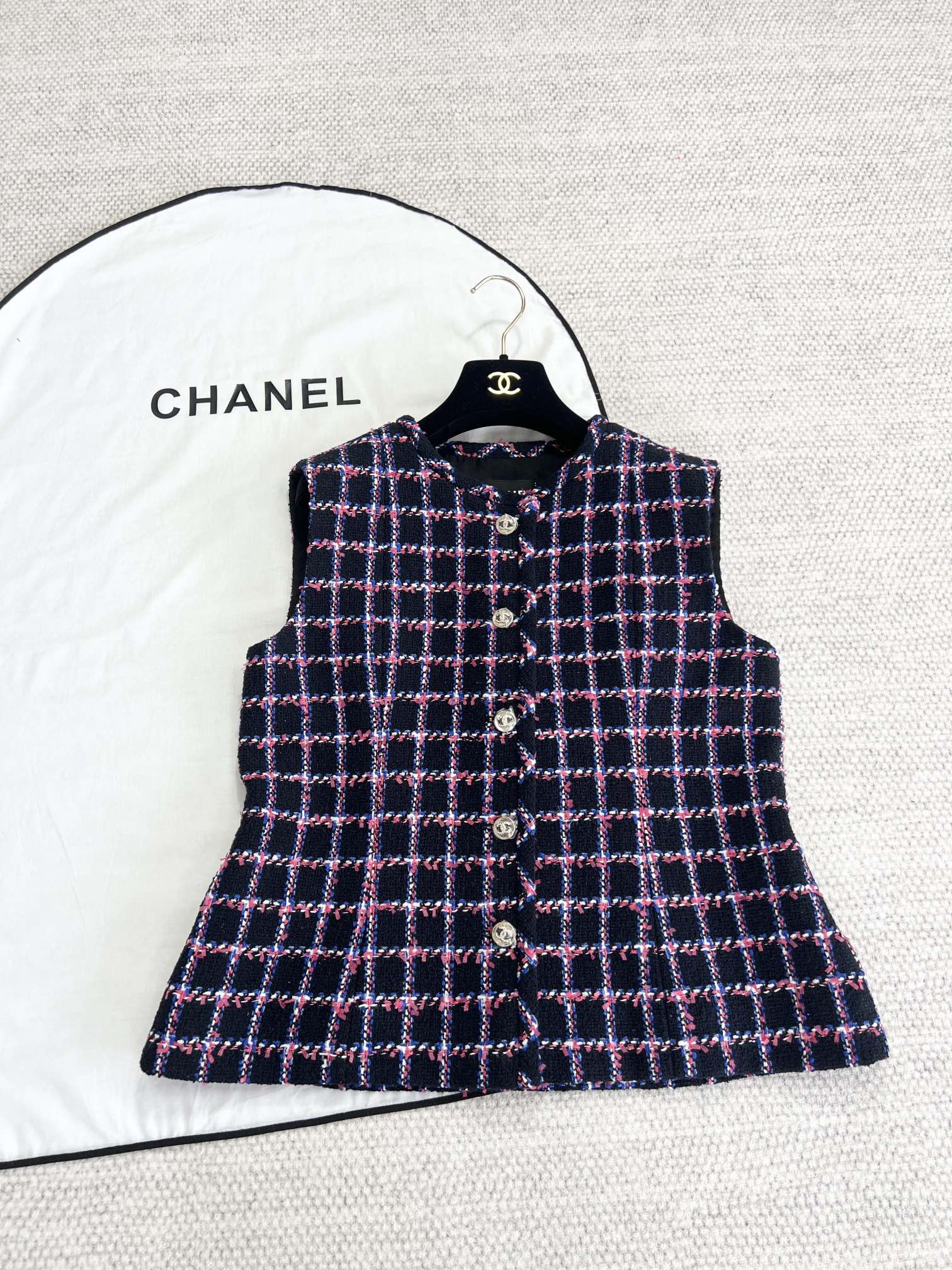 Chanel Qualidade do espelho
 Roupa Colete Azul Rosa Branco Malha Seda