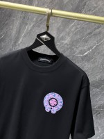 8930 # P118.00 New Chrome Hearts 25SS high version! Intersection Gaot heavy environmentally friendly high -quality top fabric 260g ~ 270g Cro -Sanskrit horseshoe foaming short -sleeved counter Synchronous re -engraving version 1-1 Recommended color: white, black, black 1 8930 # P118.00 New Chrome Hearts 25SS high version! Intersection Gaot heavy environmentally friendly high -quality top fabric 260g ~ 270g Cro -Sanskrit horseshoe foaming short -sleeved counter Synchronous re -engraving version 1-1 Recommended color: white, black, black