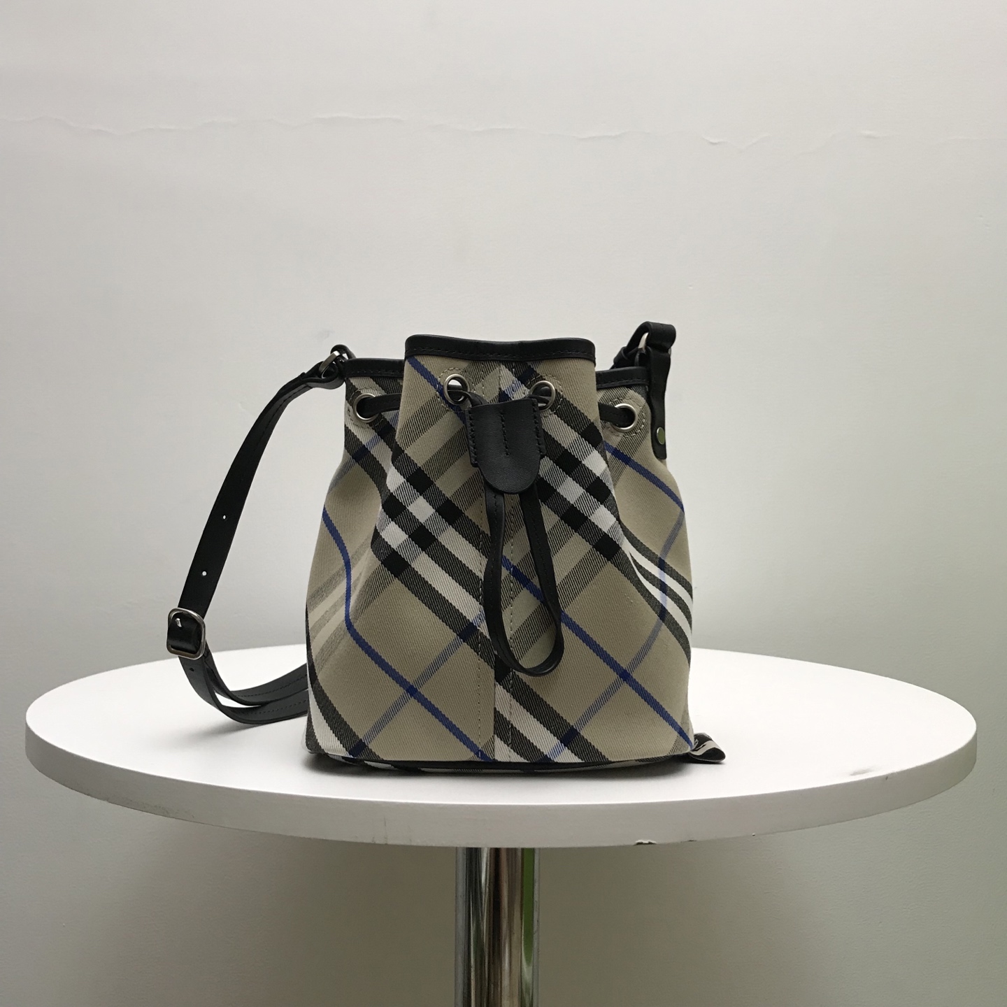 버버리 가방 Burberry 40129