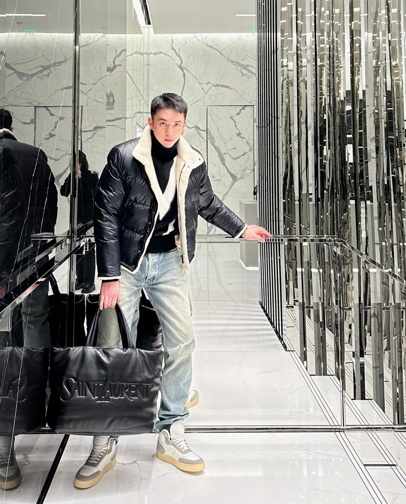 NO:389836,It's so handsome and stylish with the upper body!  ,Saint Laurent,saint laurent19860909搭配上身很帅很有风味呀！,圣罗兰,saint laurent,Bag