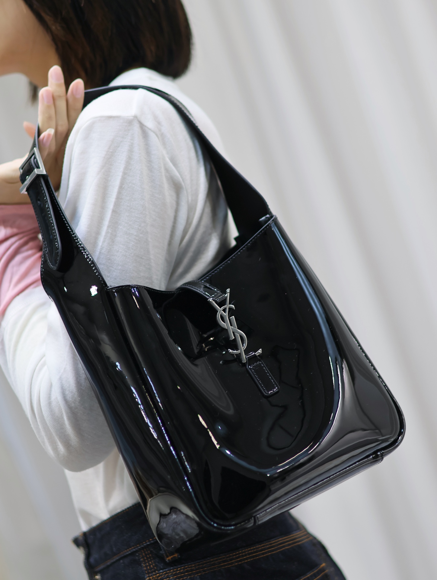 Saint Laurent ysl.Upper body reference_
