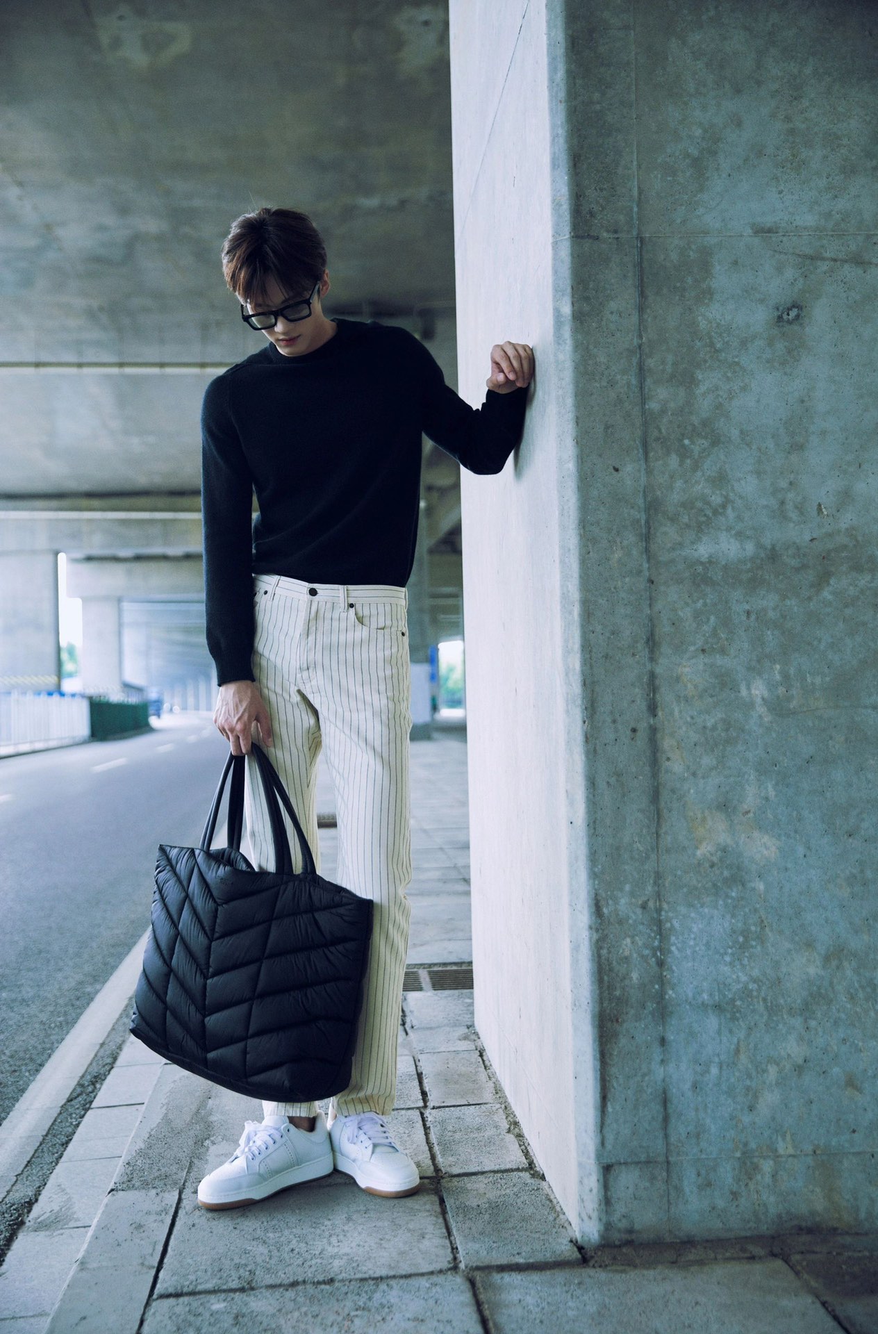 Saint Laurent ysl is young and fashionable, simple and comfortable