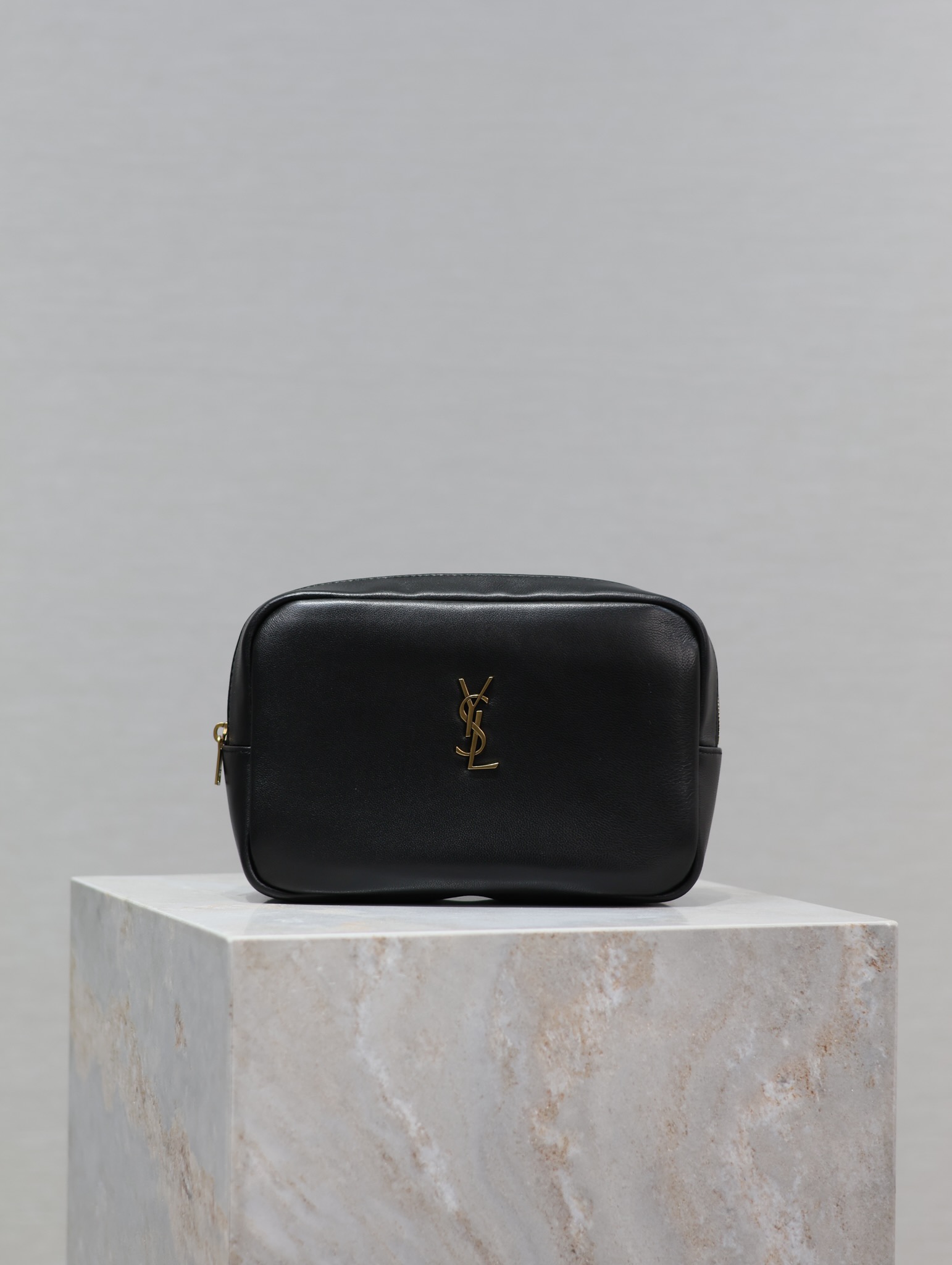 Yves Saint Laurent Clutches & Pouch Bags Cosmetic Bags Black Sheepskin Fall/Winter Collection