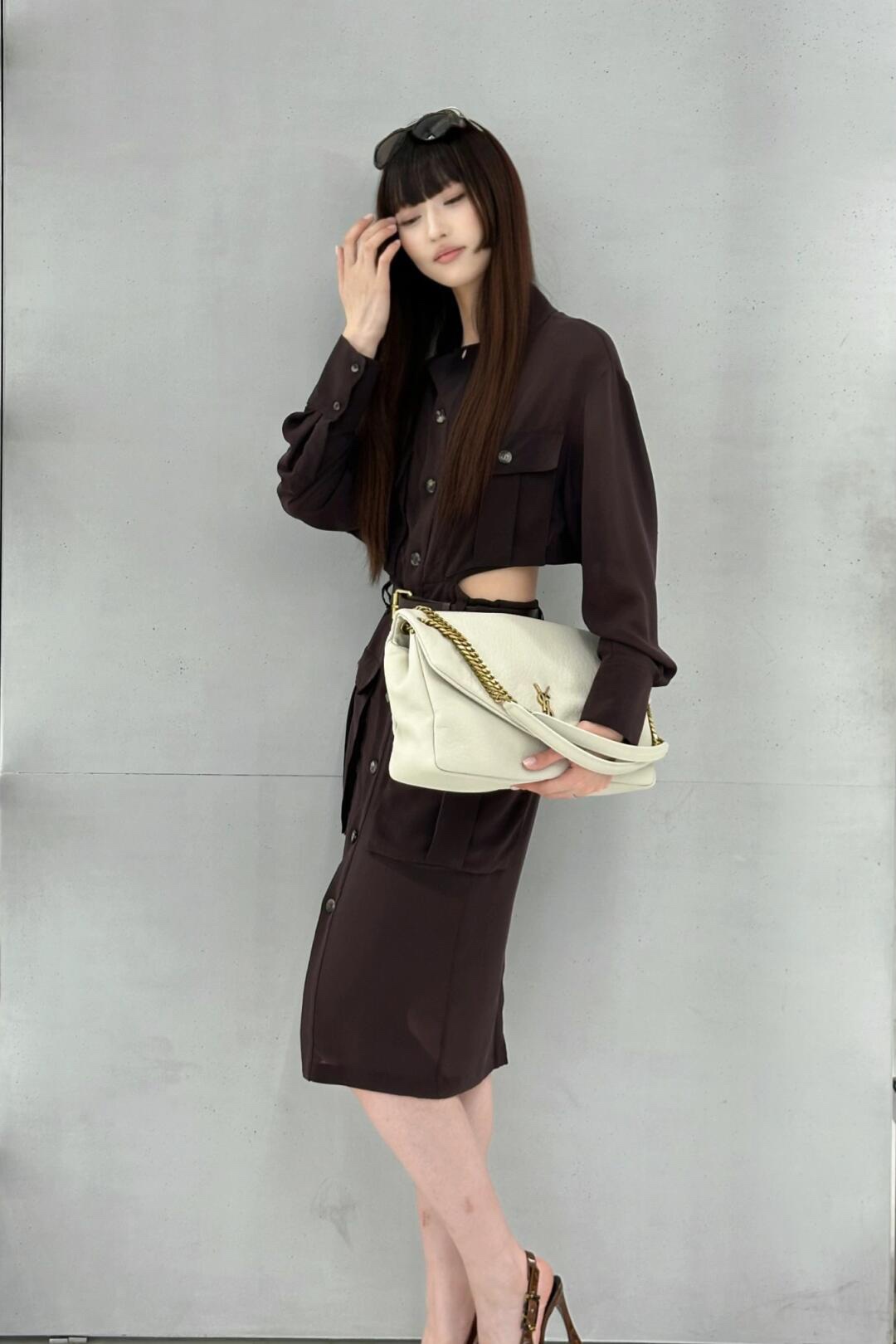 Saint Laurent Soft and textured sheepskin material, with a relaxed and relaxed feel
