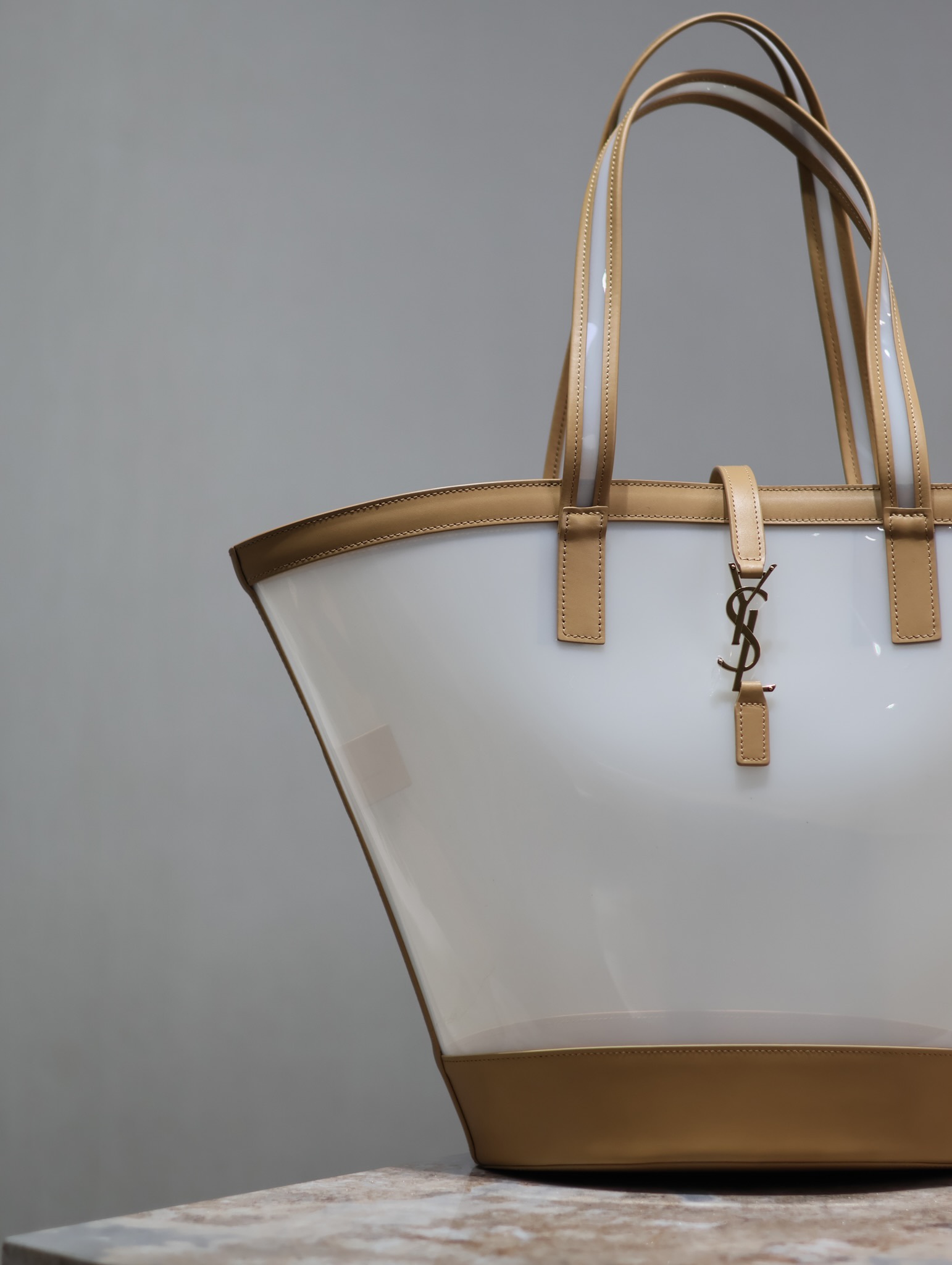 Saint Laurent Details po