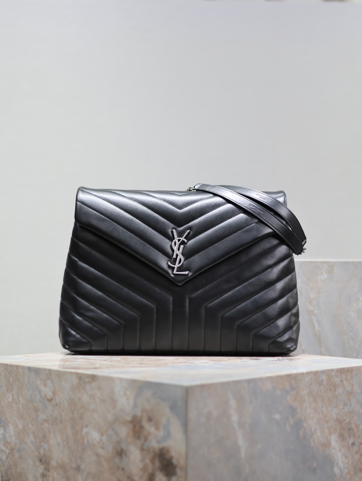 _dVc9sVTgQ1XIFhYM0VPLpV1AcLx-fJOQfVmbpQQ