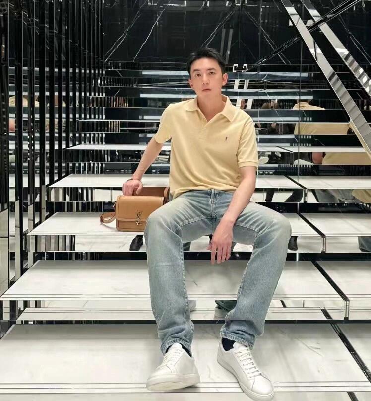 Saint Laurent A box bag that boys can also own~