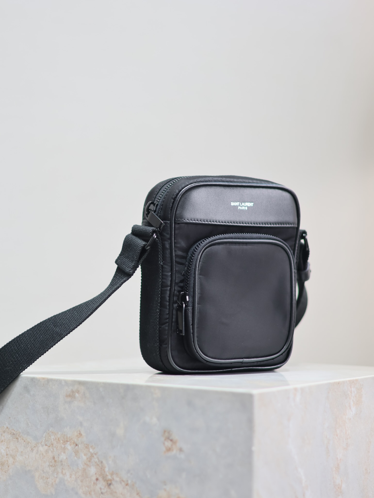 Saint Laurent Details po inspection