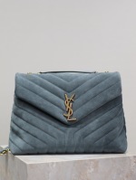 Loulou 32cm·Blue Frosted Y family classic hit! The most practical and versatile, the imported Italian cowhide is carefully crafted and has a great touch! The bag weighs very lightly and has no cumbersome feeling. Countless celebrities and bloggers all have one, and their upper body looks very beautiful, fashionable and generous! There are various ways to carry it on your back, and you can carry it with one shoulder and crossbody, unlocking various daily matches! Size: 32×22×11cm Model: 487216 1 Loulou 32cm·Blue Frosted Y family classic hit! The most practical and versatile, the imported Italian cowhide is carefully crafted and has a great touch! The bag weighs very lightly and has no cumbersome feeling. Countless celebrities and bloggers all have one, and their upper body looks very beautiful, fashionable and generous! There are various ways to carry it on your back, and you can carry it with one shoulder and crossbody, unlocking various daily matches! Size: 32×22×11cm Model: 487216