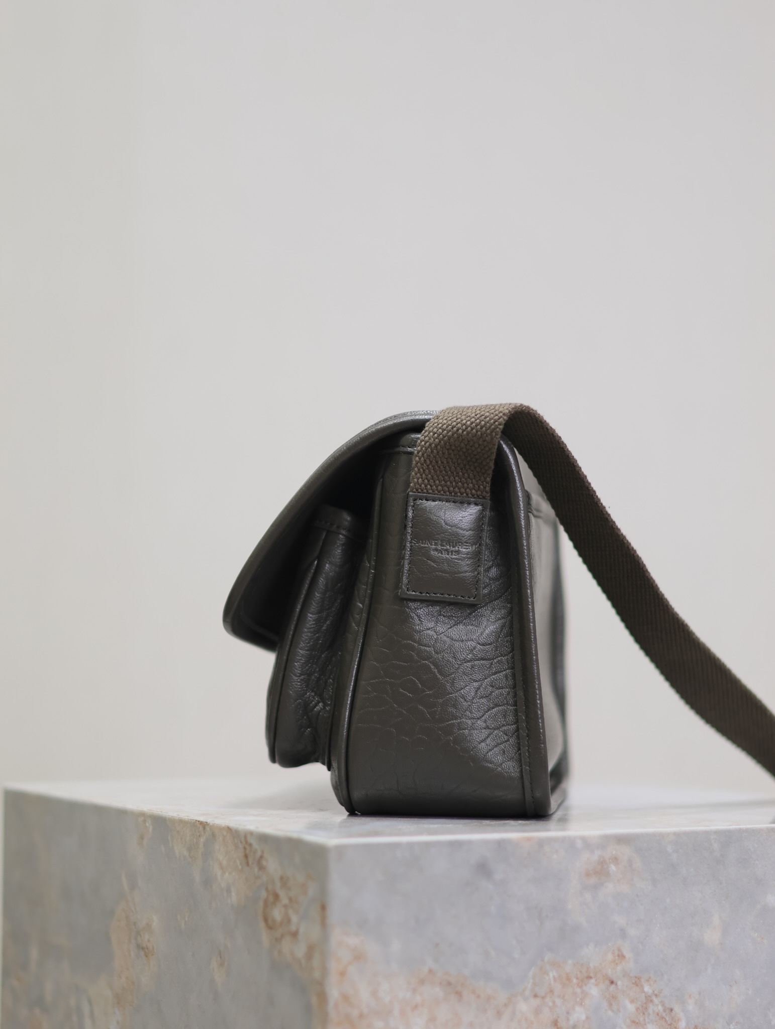 Saint Laurent Details po