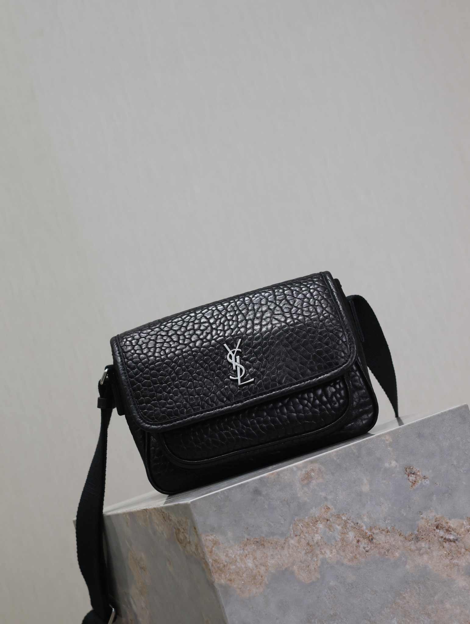 Saint Laurent Details po
