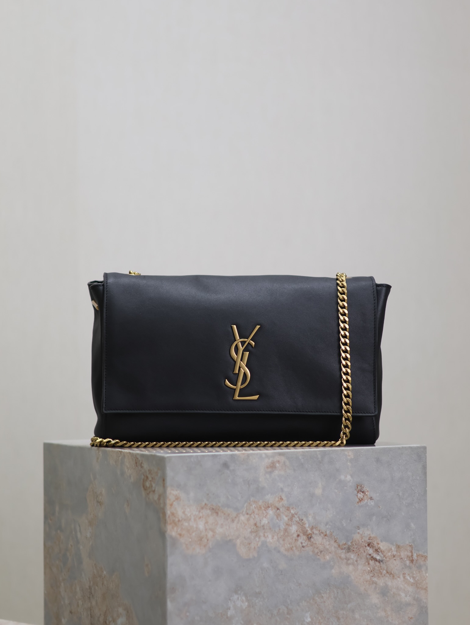Piel lisa negro · Kate_Ante y piel lisa reversibles. Comprar un bolso equivale a tener dos bolsos, ¡muy rentable! El cl…