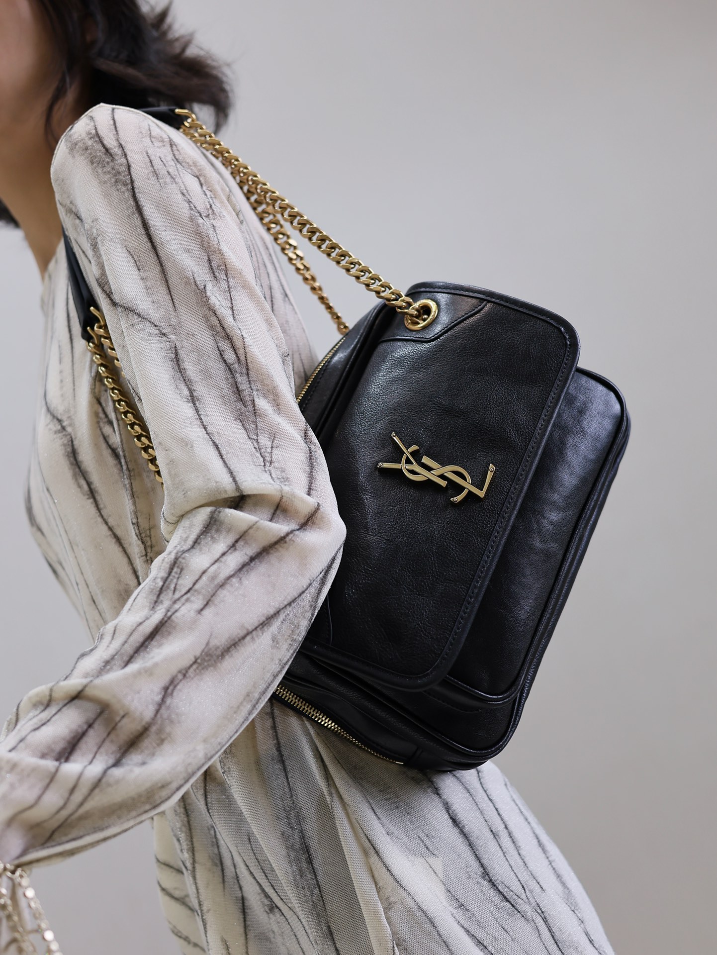 NO:213667,Niki camera bag debuts, the shape fully interprets the unique French aesthetics, Saint Laurent, saint laurent19860909Niki相机包登场 造型将法式美学的独特演绎得淋漓尽致,圣罗兰,saint laurent,Bag