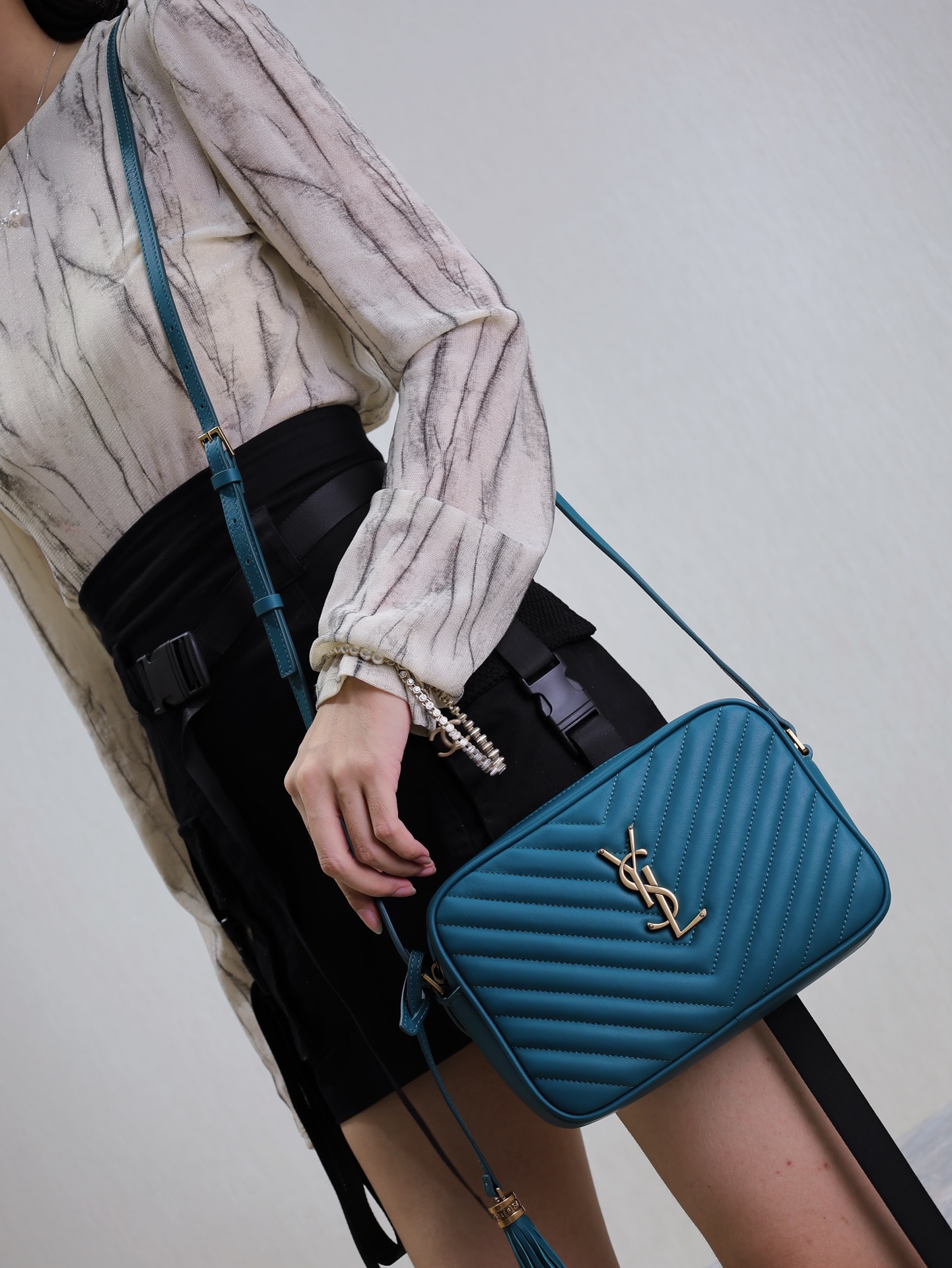 Saint Laurent The color is very attractive and very high-end