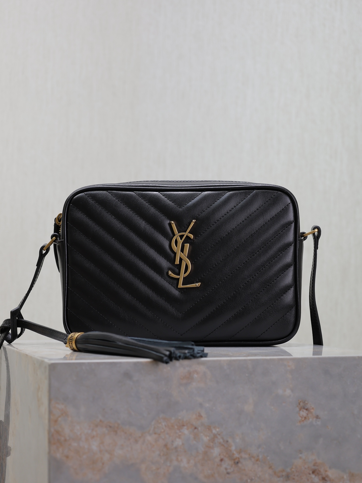 Yves Saint Laurent Camera Bags Black Gold Hardware Calfskin Cowhide Fashion