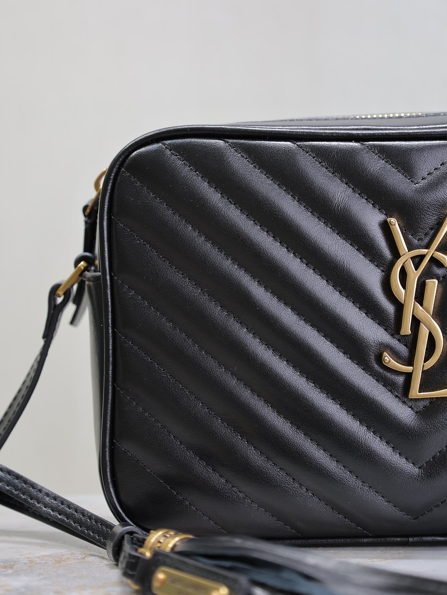 Saint Laurent Details po