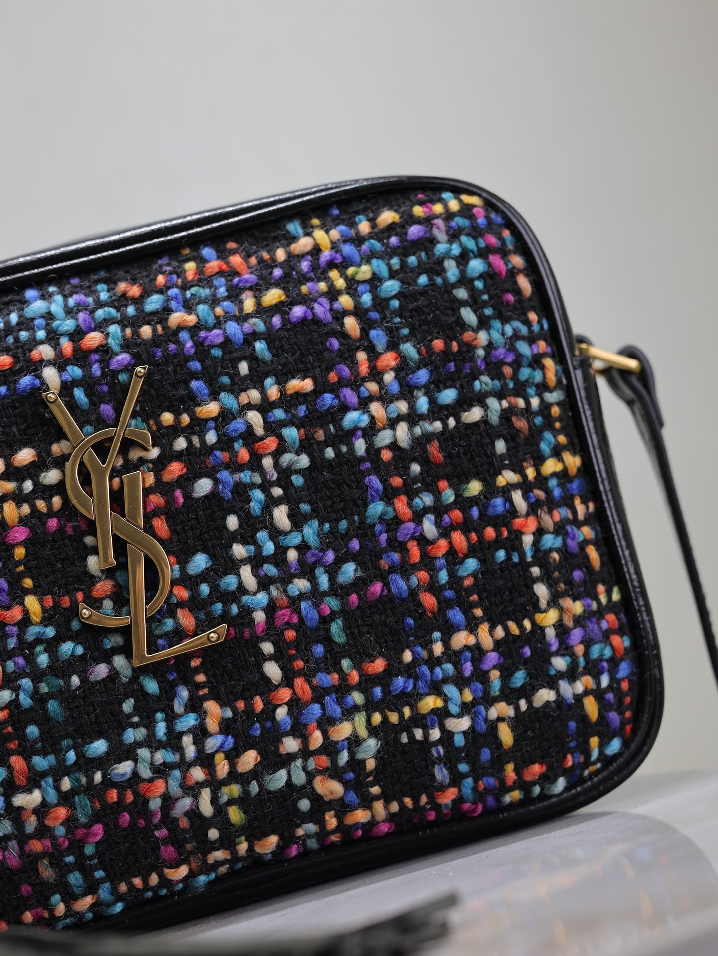 Saint Laurent Details po