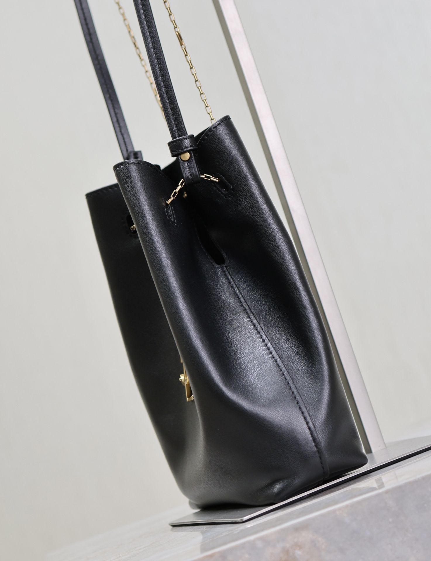 Saint Laurent Details po inspection
