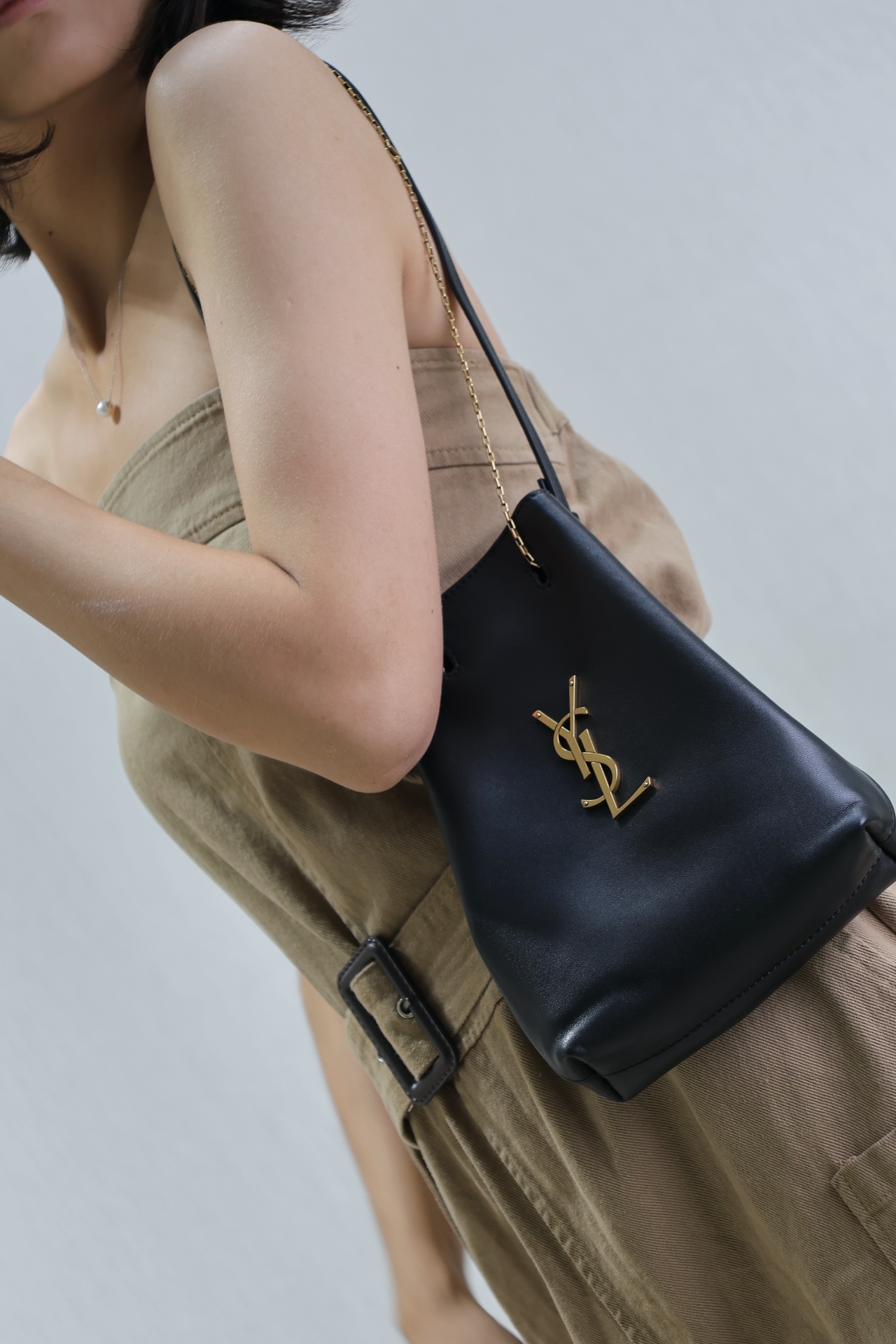 Saint Laurent The bag body can take on many different forms