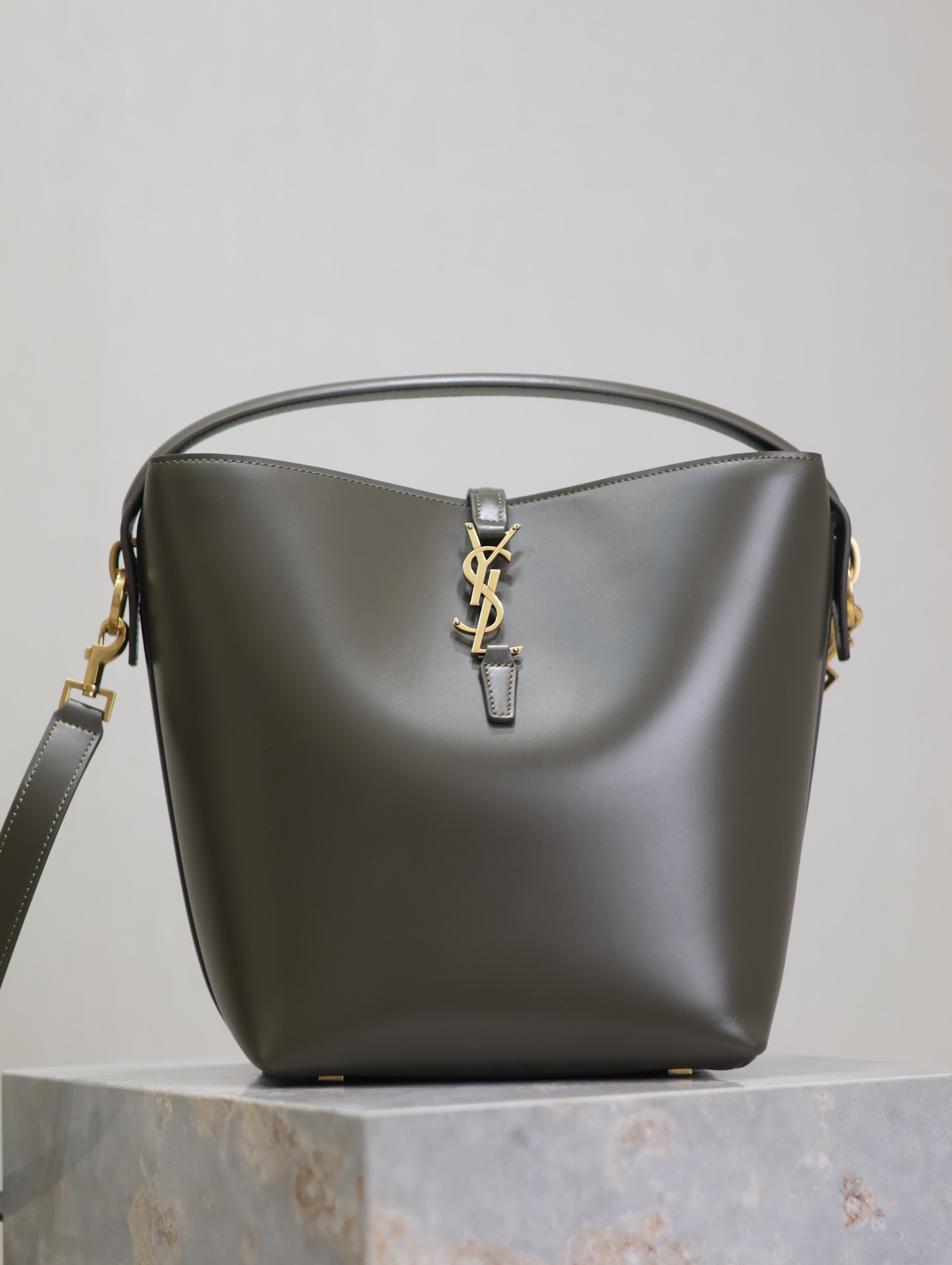 Dior Classic Handcrafted Luxury Leather Shoulder Bag Ref.0CBE4CD6 2