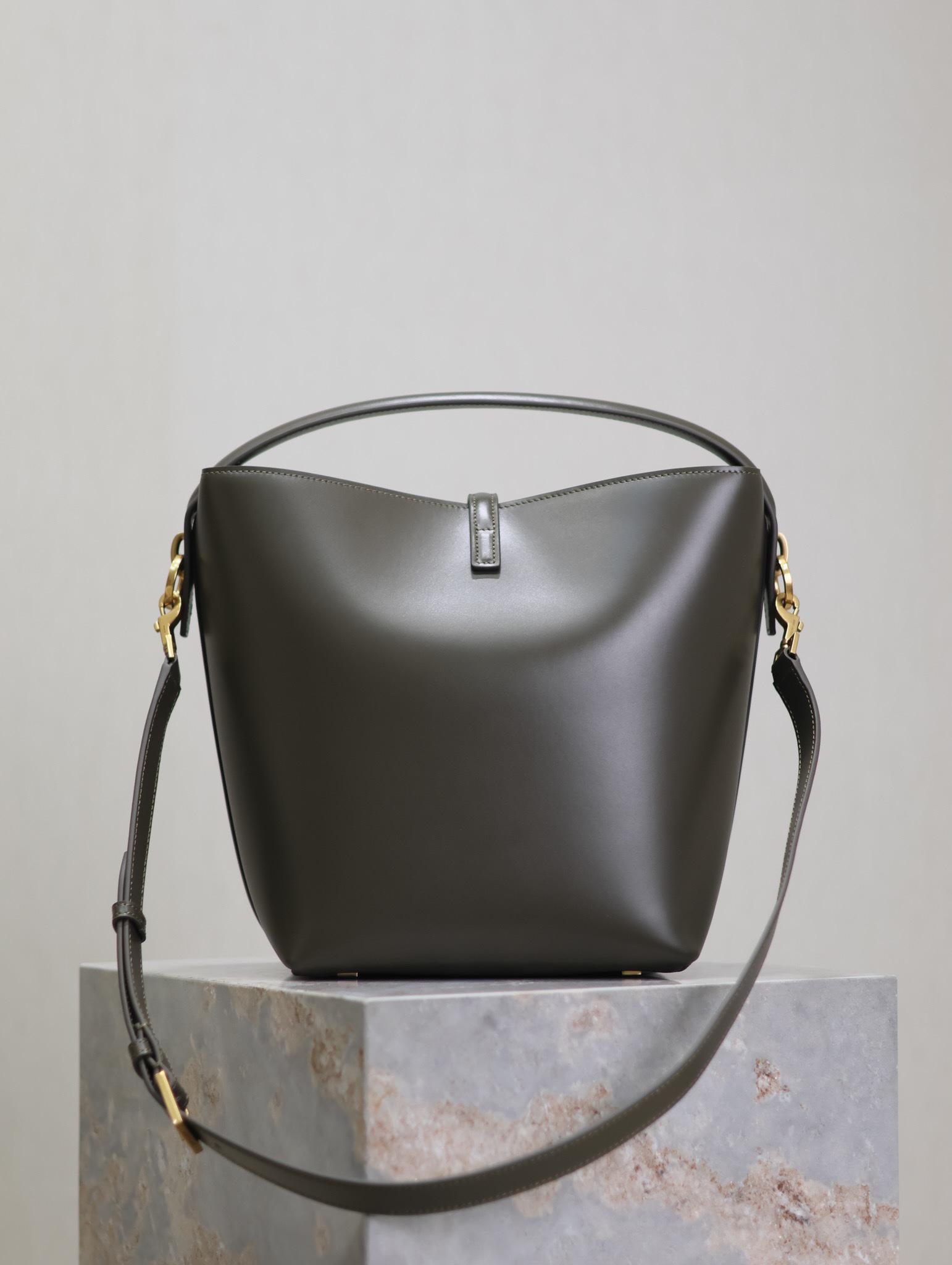 Dior Classic Handcrafted Luxury Leather Shoulder Bag Ref.0CBE4CD6 8