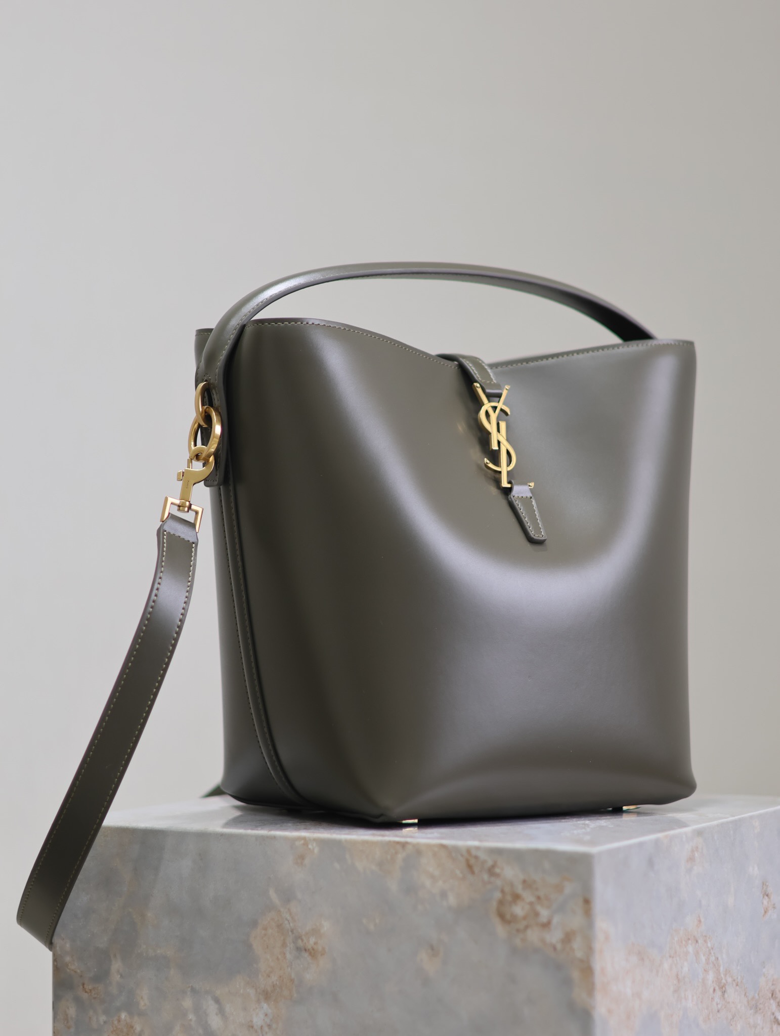 Dior Classic Handcrafted Luxury Leather Shoulder Bag Ref.0CBE4CD6 3