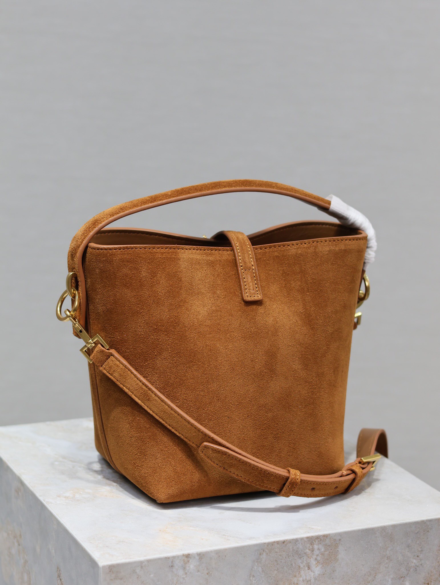 Jacquemus Classic Handcrafted Luxury Leather Shoulder Bag Ref 8
