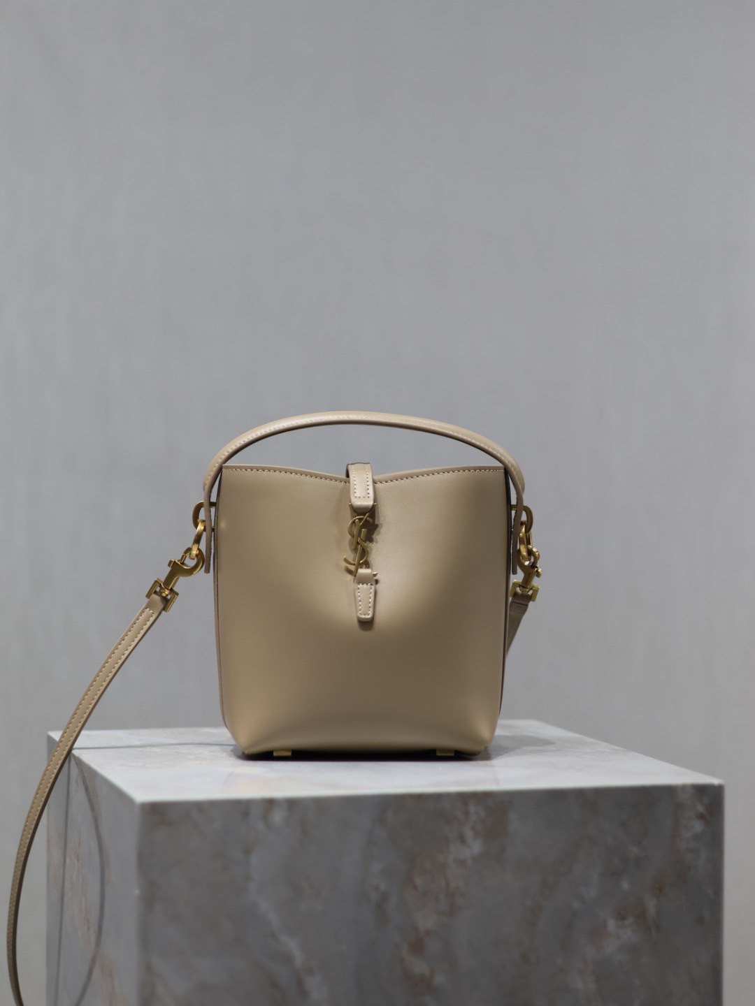 Yves Saint Laurent Bucket Bags Apricot Color Cowhide Fashion Mini