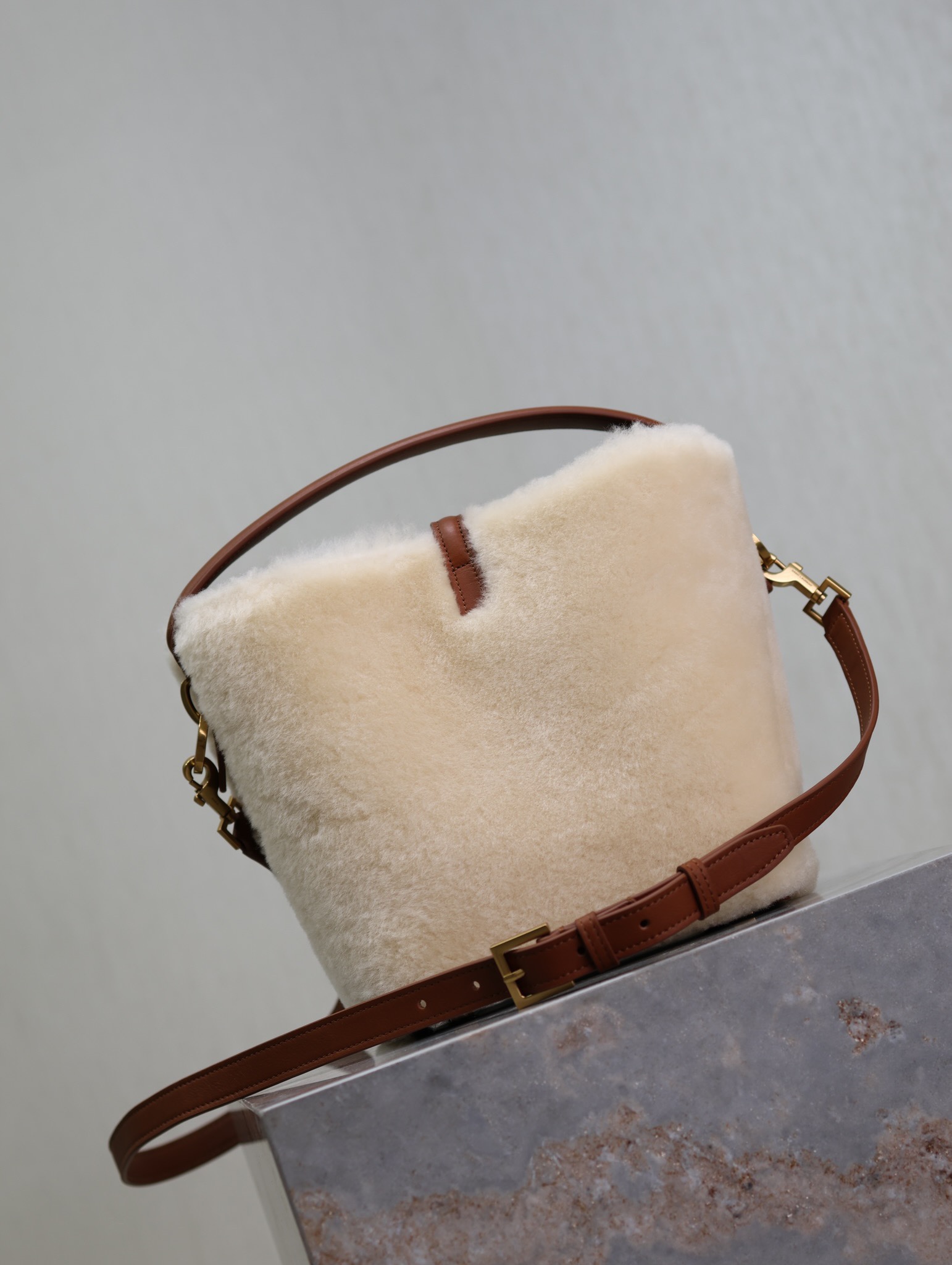 Valentino Classic Handcrafted Luxury Leather Shoulder Bag Ref.7535118A 8