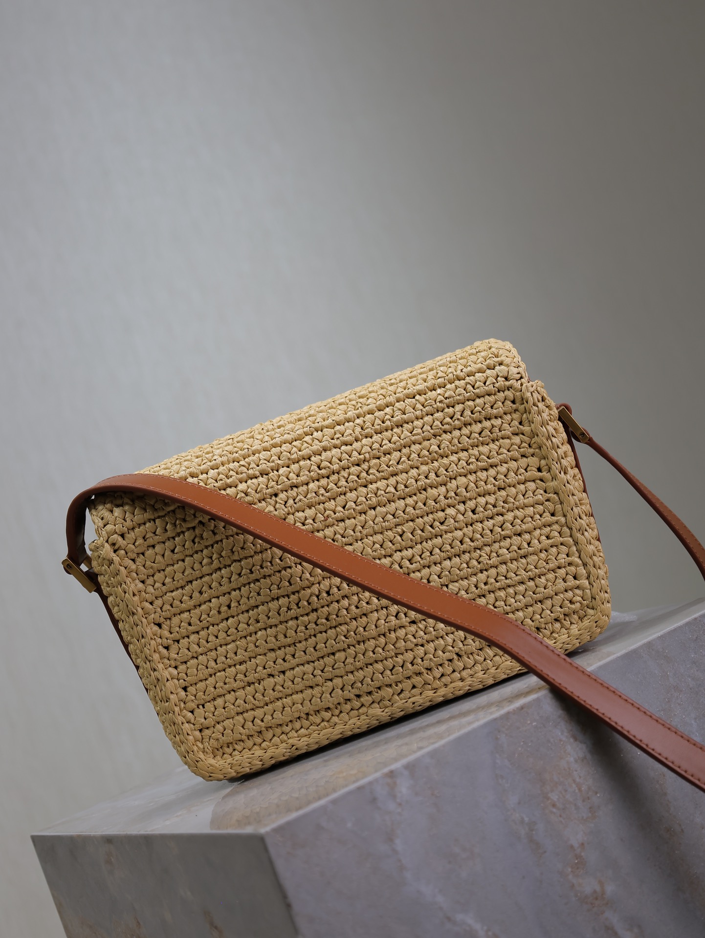 Louis Vuitton Classic Handcrafted Luxury Leather Shoulder Bag Ref 5