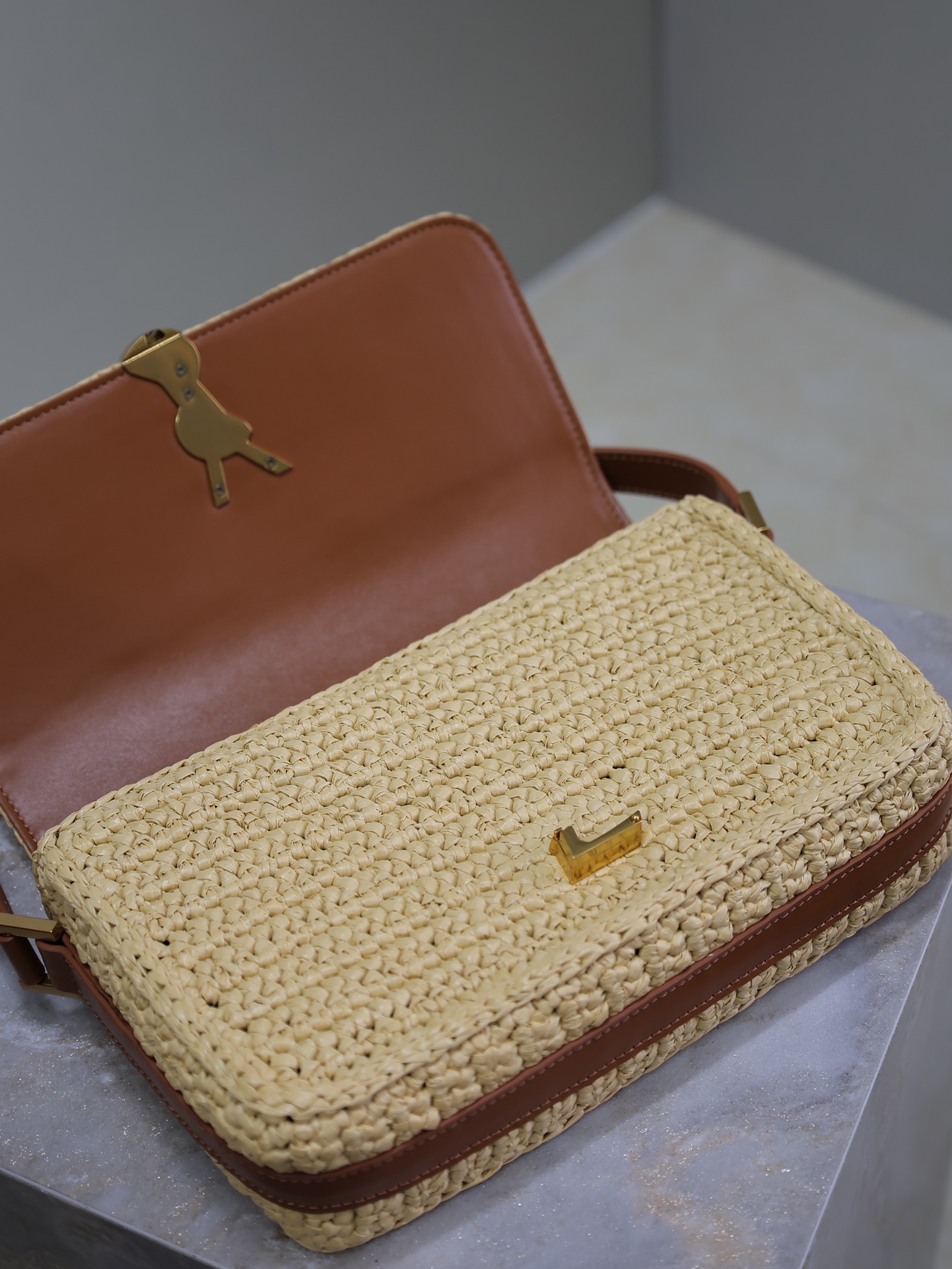 Louis Vuitton Classic Handcrafted Luxury Leather Shoulder Bag Ref 7