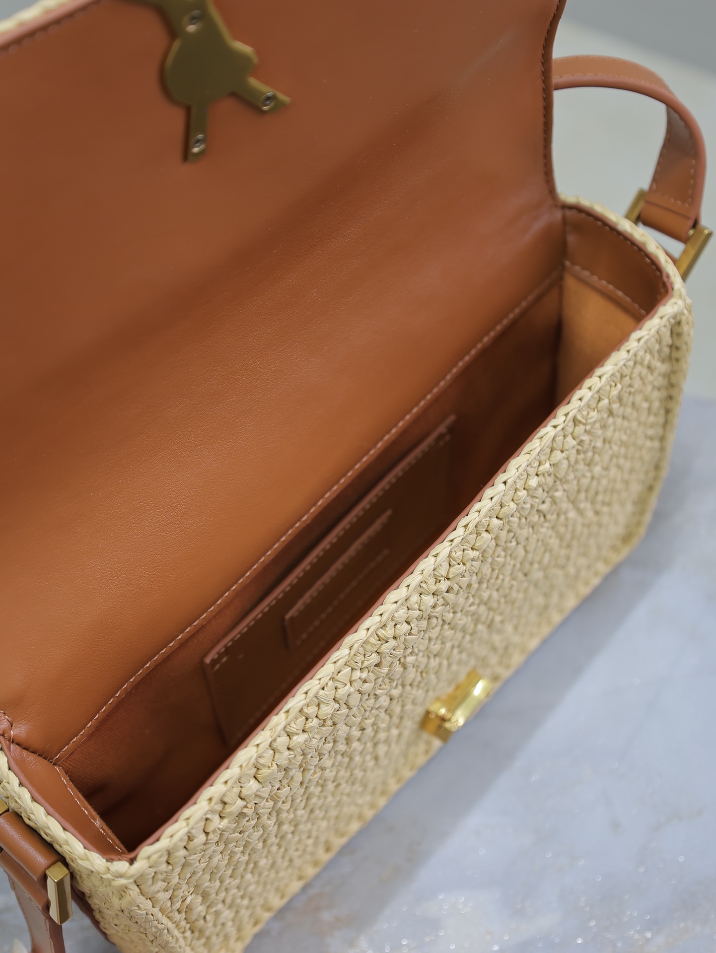 Louis Vuitton Classic Handcrafted Luxury Leather Shoulder Bag Ref 8