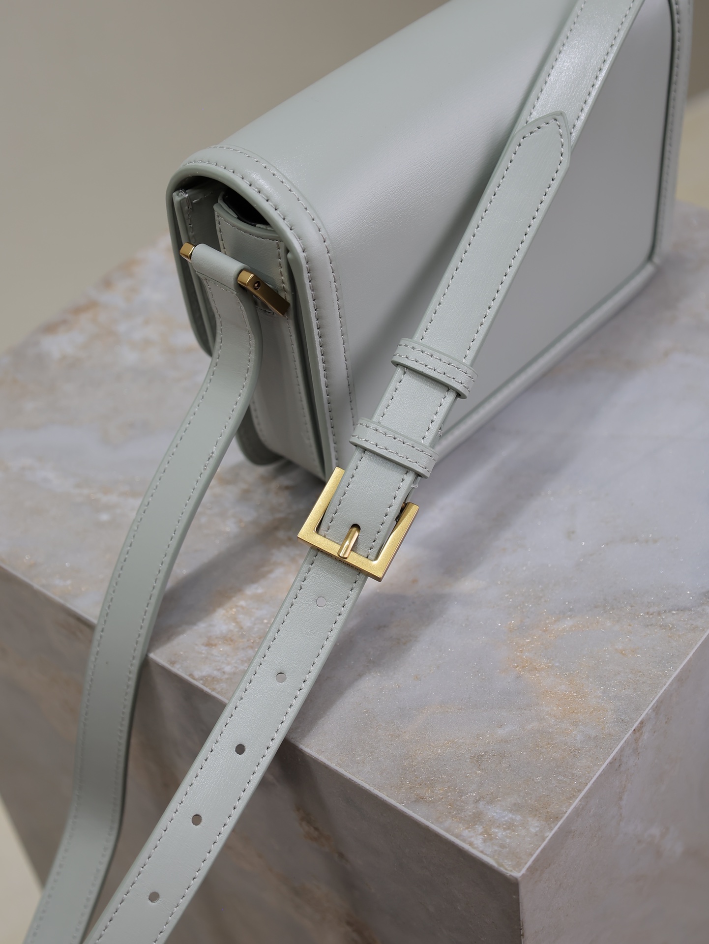 Saint Laurent Detailed inspection